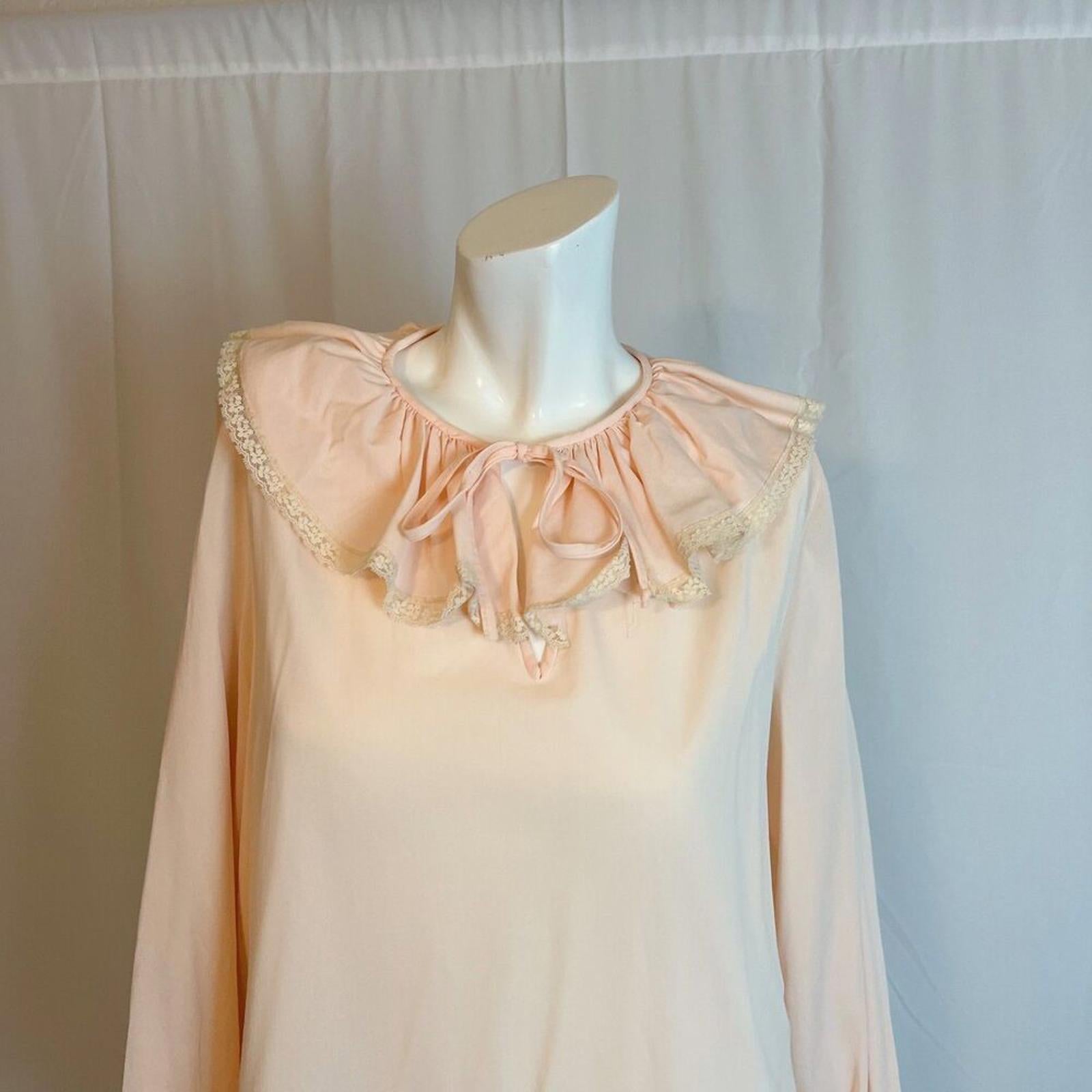 Vintage 1960s 1970s Light Pink Long Sleeve Night Gown Lace Collar Coquette L