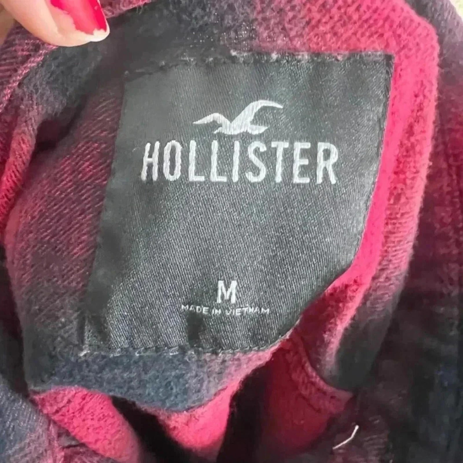 Hollister Women's Red Plaid Flannel Long Sleeve Button Up Shirt Size M
