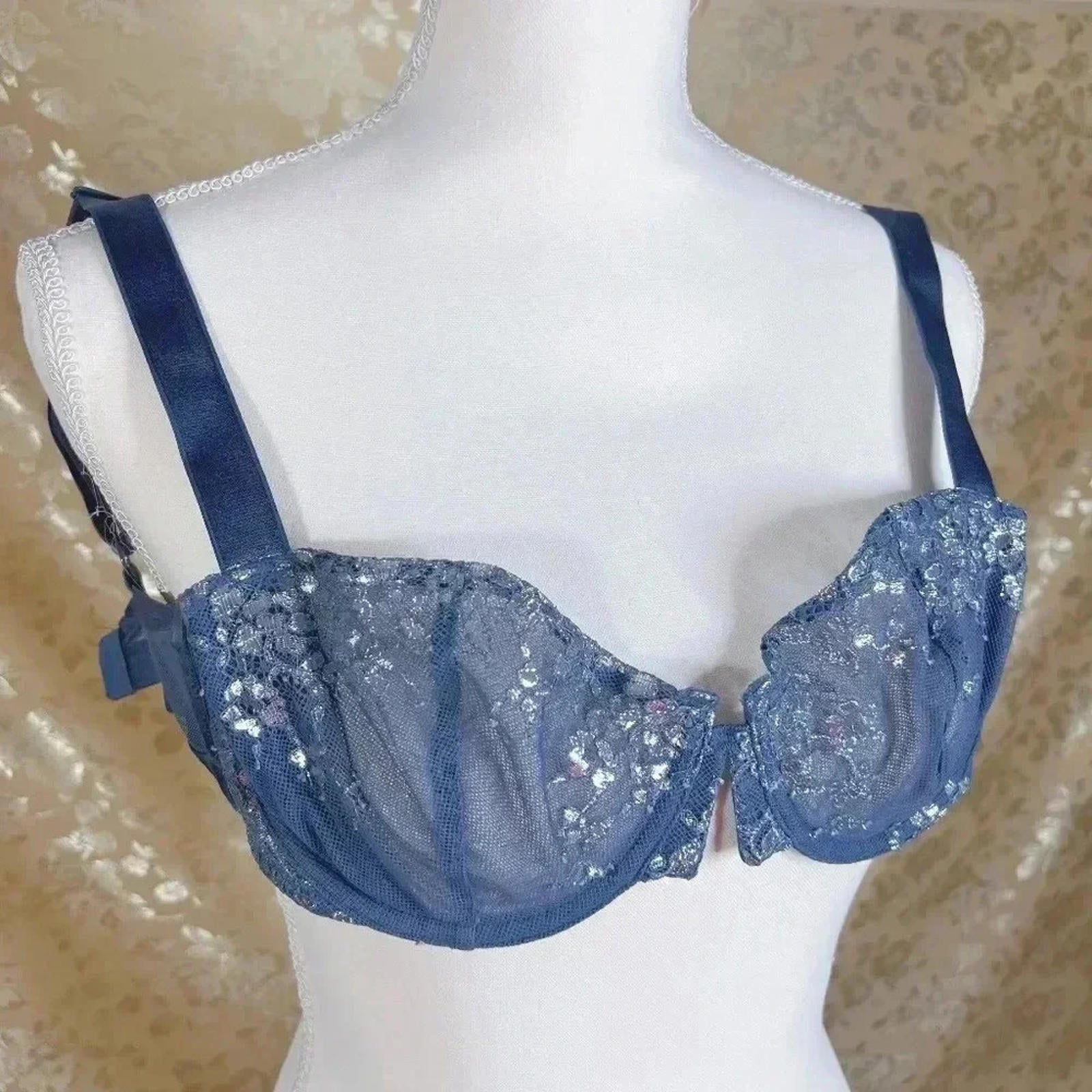 Victoria's Secret Very Sexy Unlined Balconet Bra Grey and Silver 32D