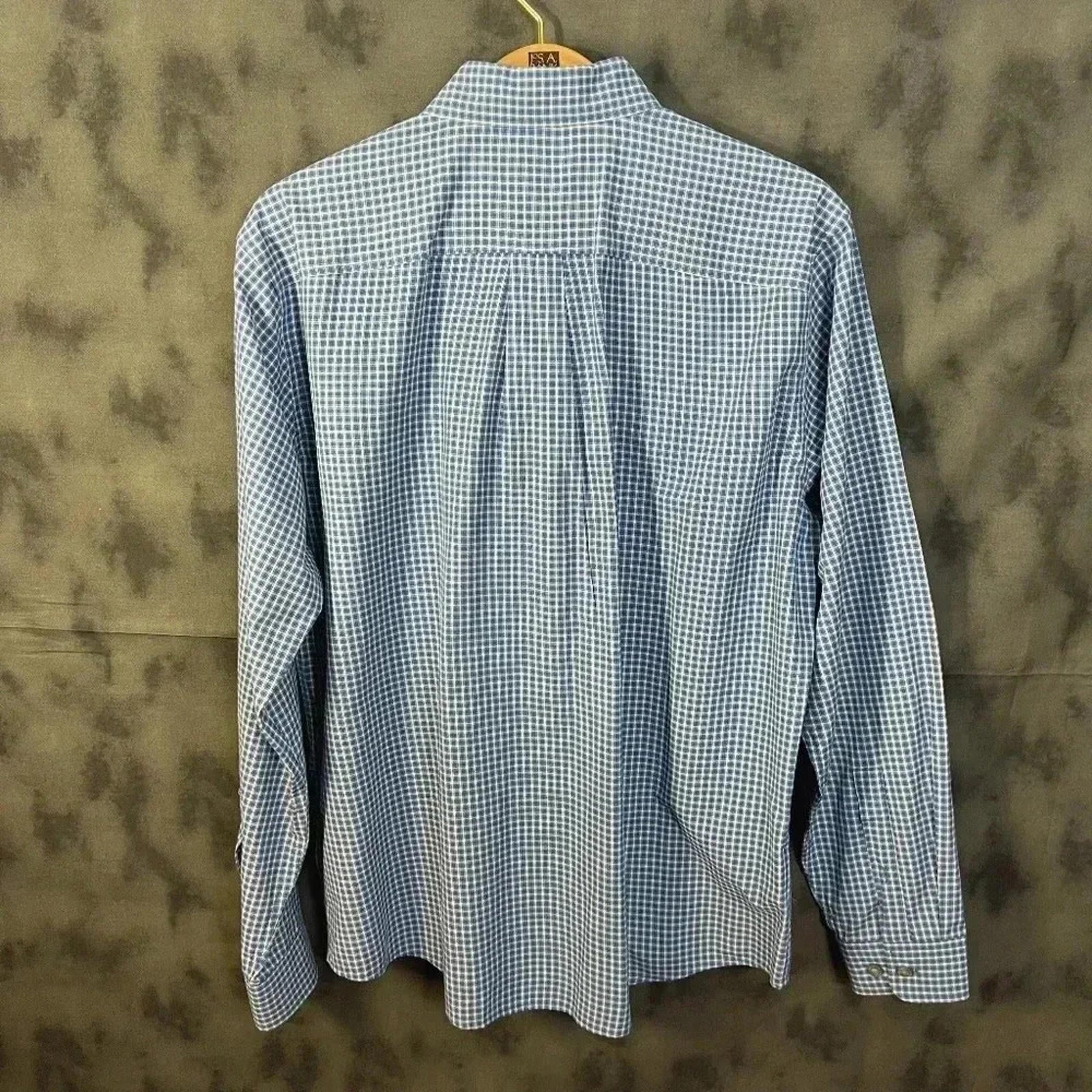 Eddie Bauer Men's Blue Classic Button Up Shirt Long Sleeve Size L hiking Outdoor