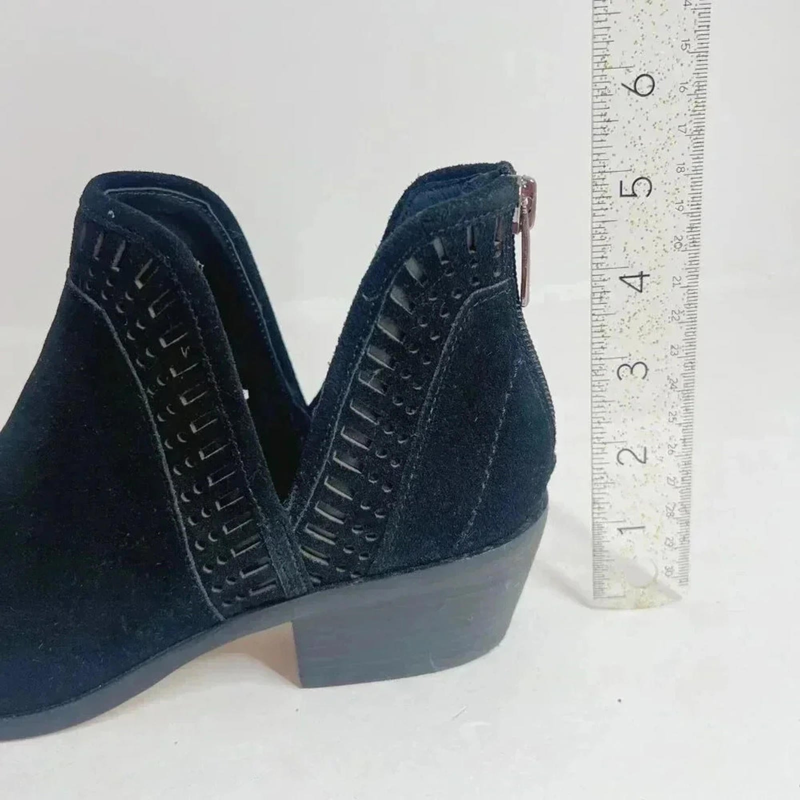 Vince Camuto Philena Black Suede Leather Booties Women's Size 7