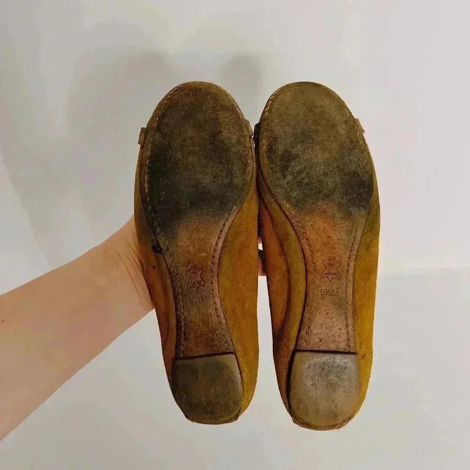 Tory Burch Yellow Suede Flats With Gold Emblem Leather Ballet Flats Size 6.5