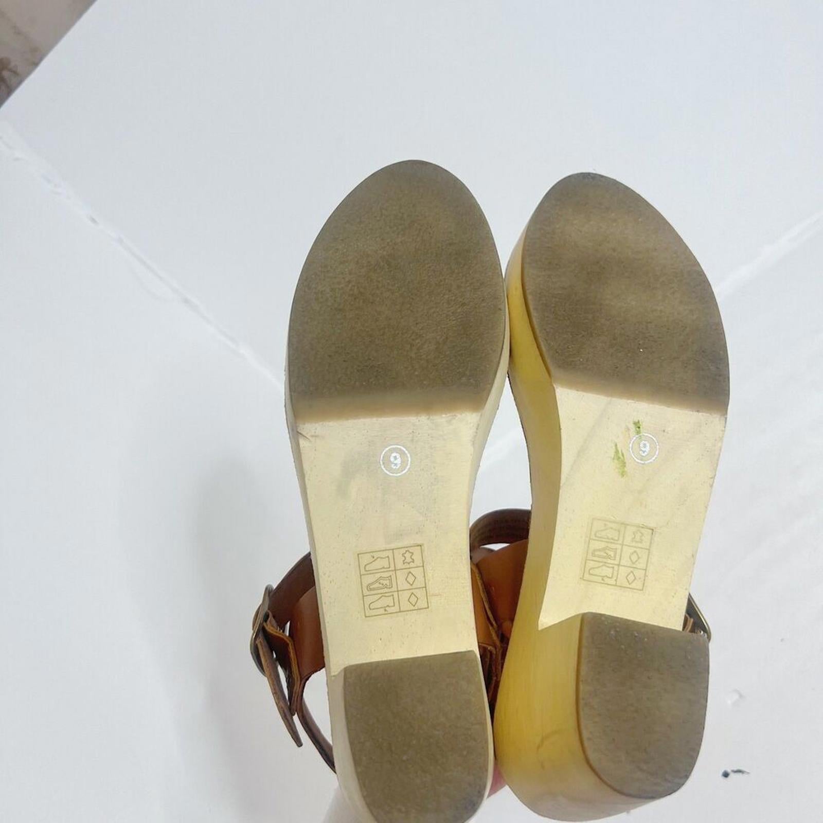 UO Urban Outfitters Maggie Heeled Clog Sandal Brown Platform Sandal Size 9