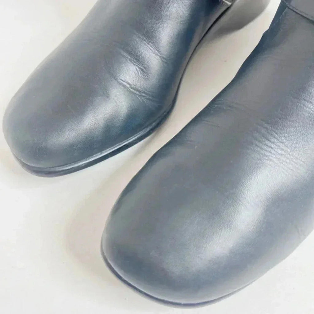 Aravon Black Leather Booties Silver Buckle Women's Size 5.5