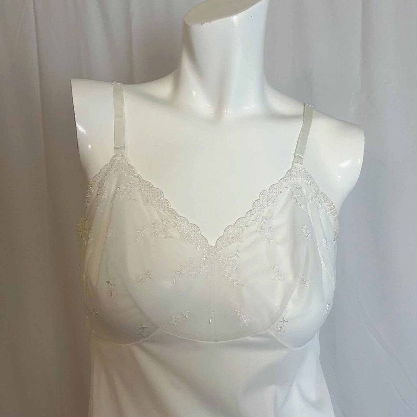 60s Vintage Vanity Fair White Lace Eyelet Nightgown Slip Dress Women's Size 2 US