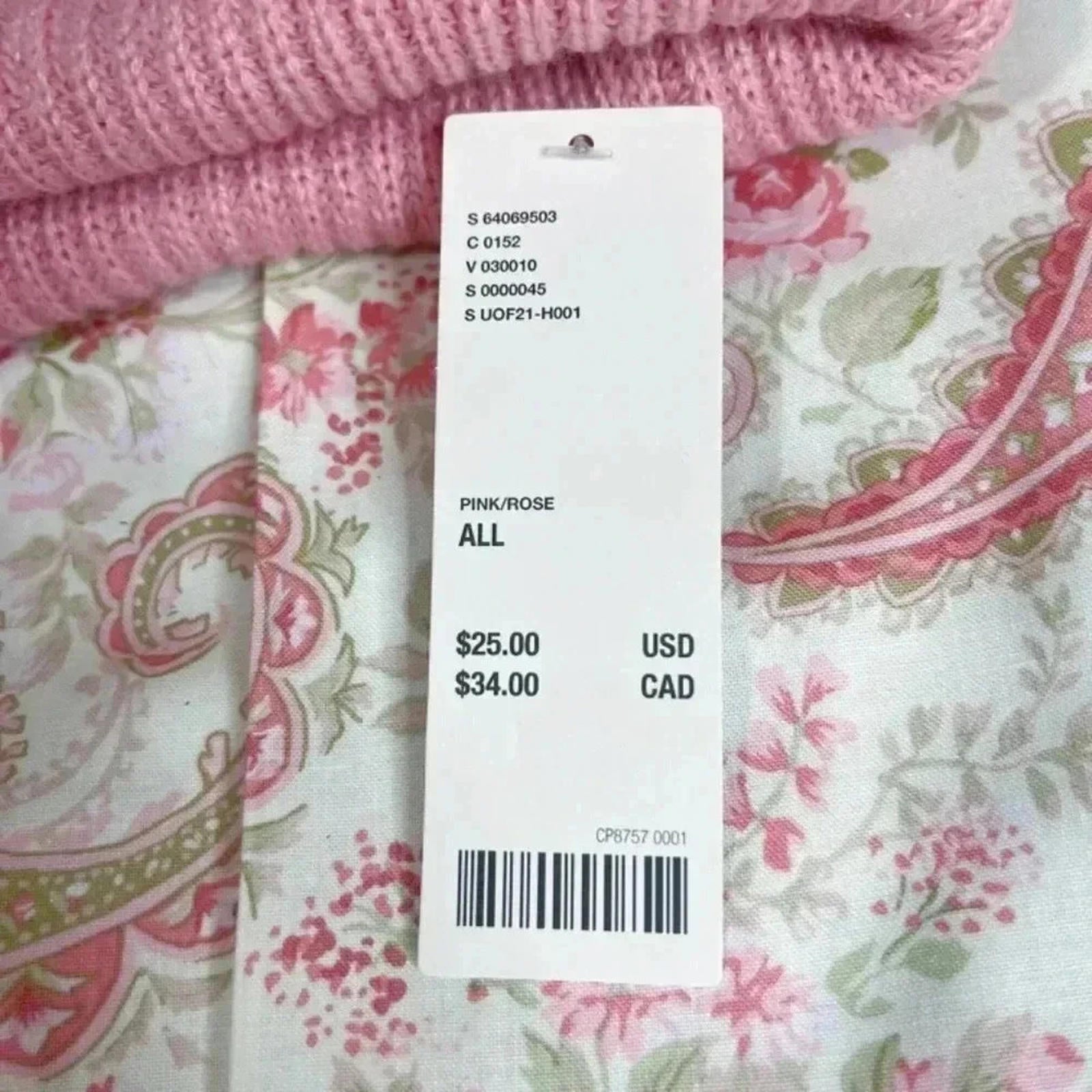 NWT UO Light Pink Winter Hat Beanie With Pompom Ballerina Pink Coquette