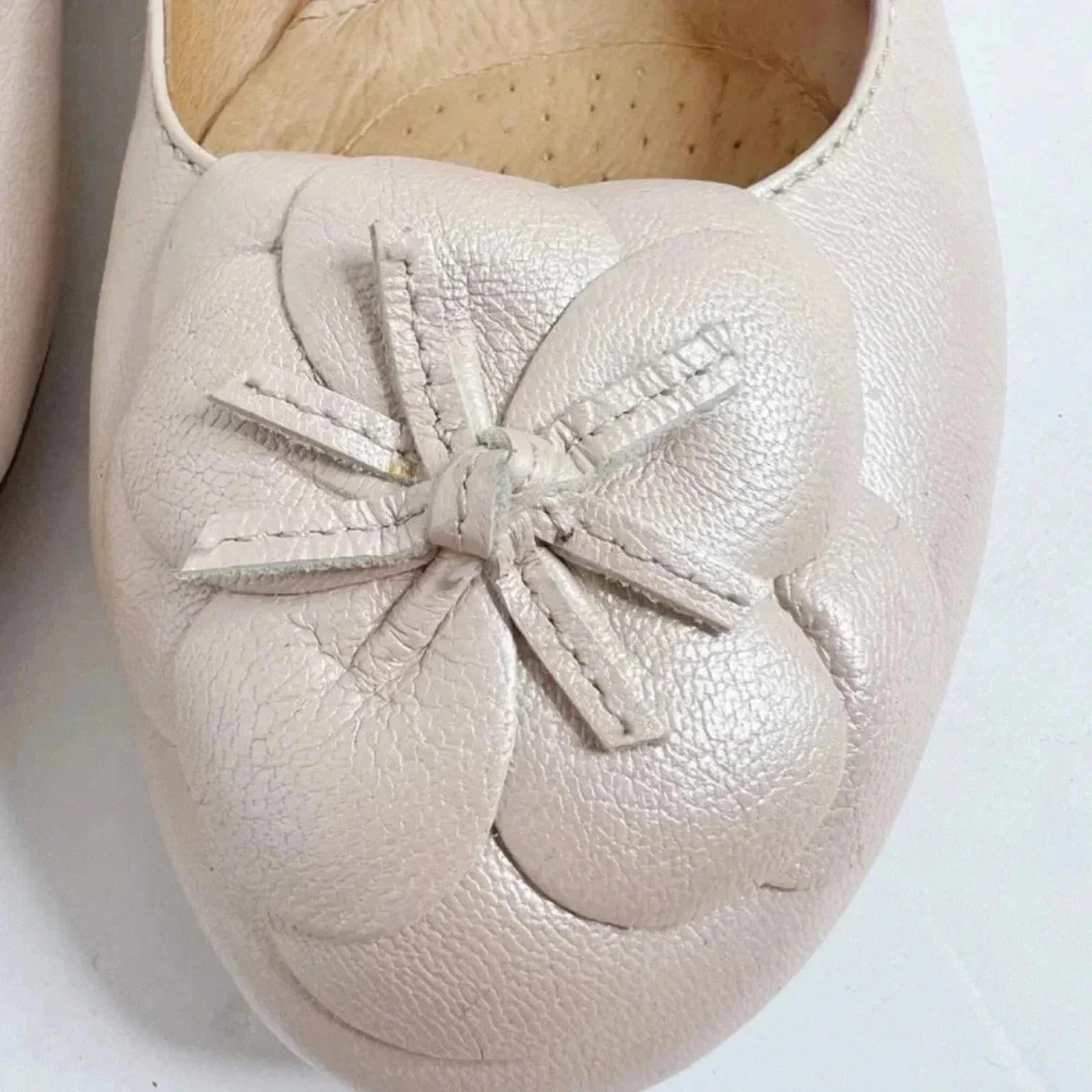 Clarks Women's Aldea Palm Champagne Leather Flower Ballet Flats Size 10