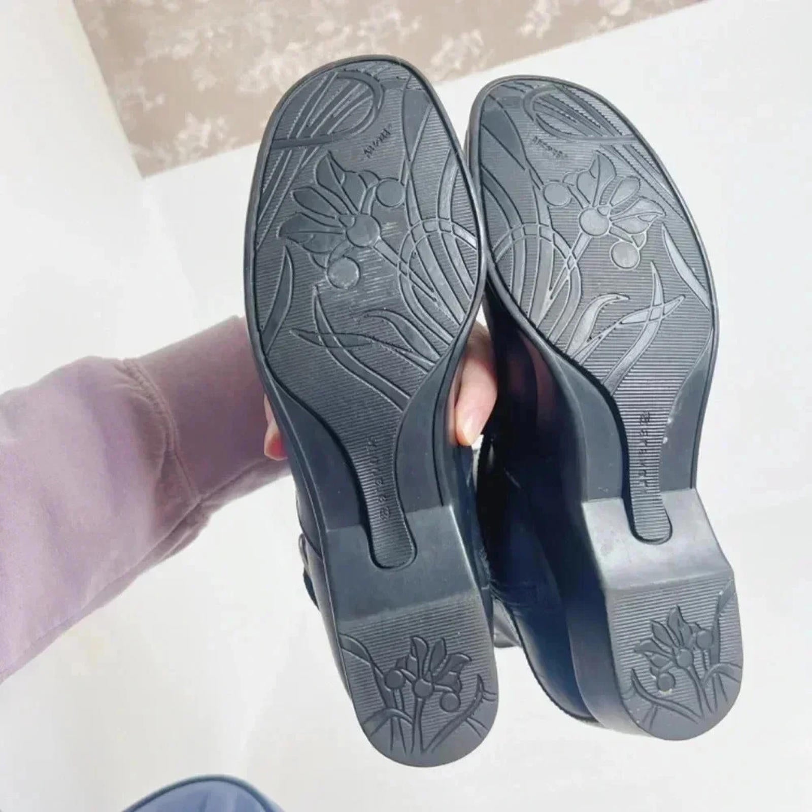 Aravon Black Leather Booties Silver Buckle Women's Size 5.5