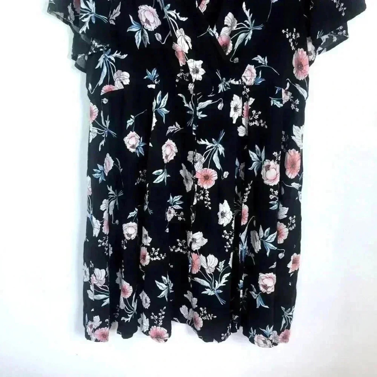 Torrid Black Pink Flowers Faux Wrap Dress Women's Size 3X Floral