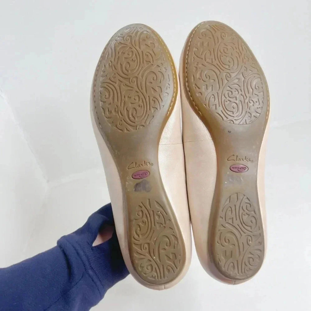 Clarks Women's Aldea Palm Champagne Leather Flower Ballet Flats Size 10