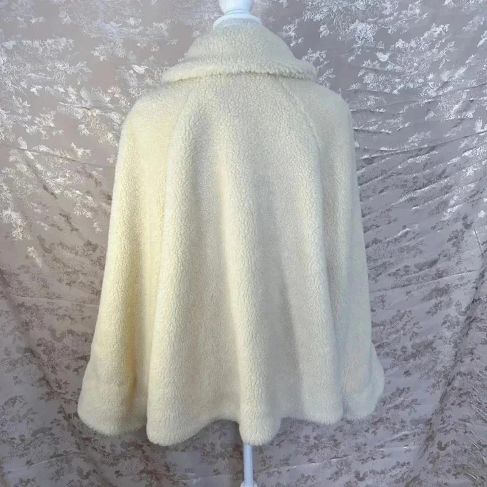 Orvis Cream Sherpa Fleece Teddy Bear Collared 3-Button Jacket Size M