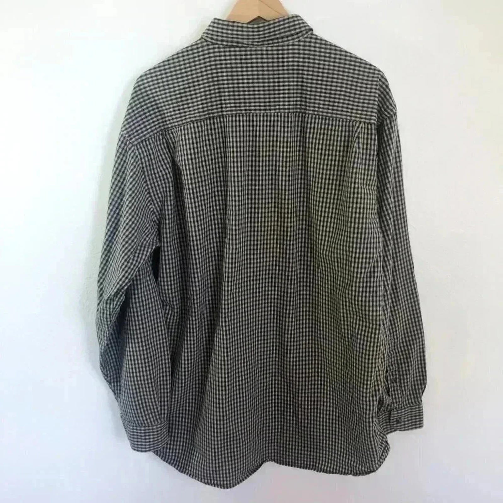 Columbia Men's Long Sleeved Button Up Black and White Size XL Hiking Outdoor
