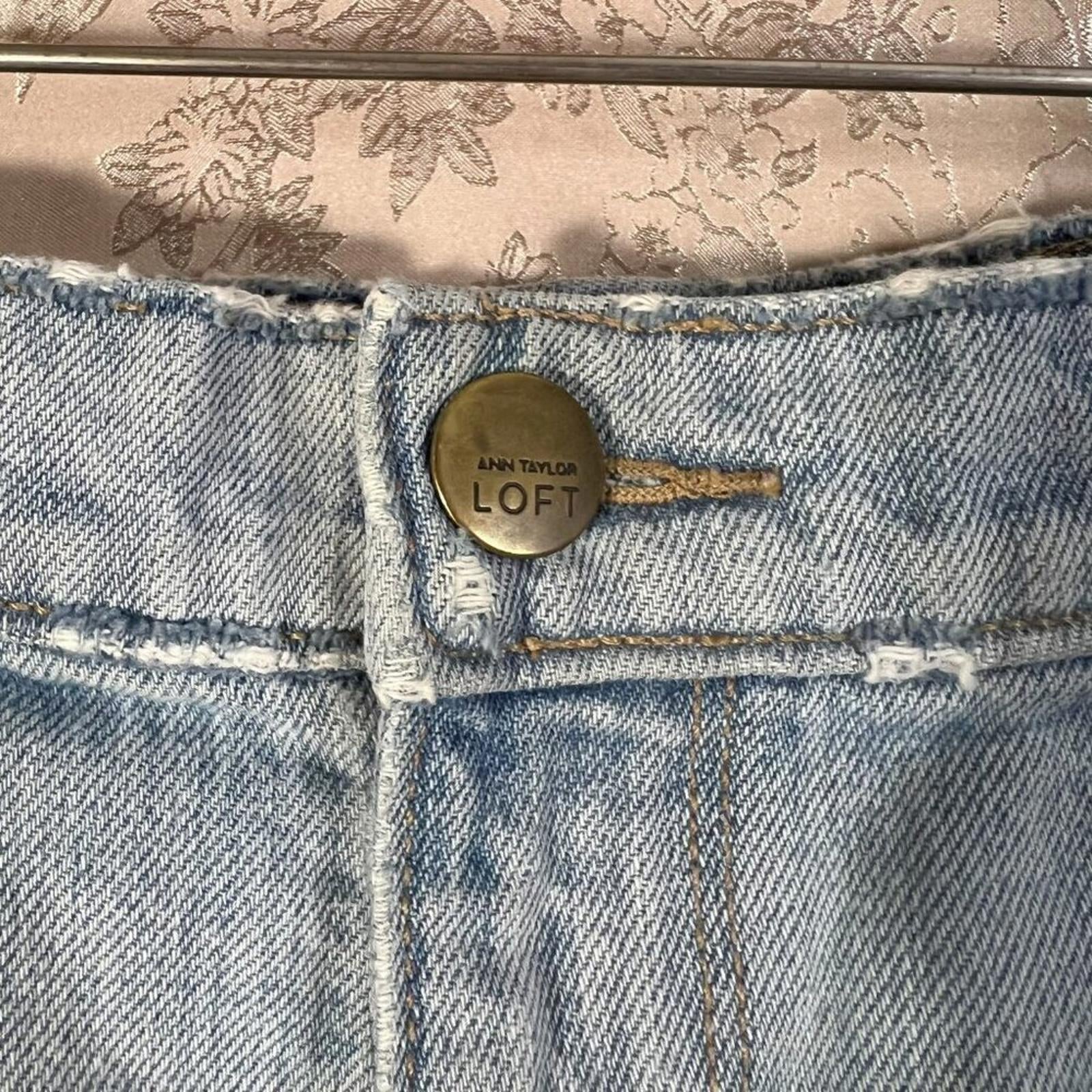 Ann Taylor LOFT Light Wash Distressed Denim Shorts Jean Shorts Size L
