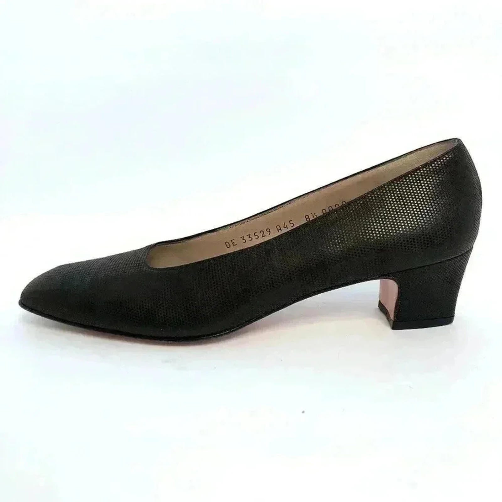 Salvatore Ferragamo Vintage Green Suede Dotted Heels Leather Pumps Size 8.5 AAAA