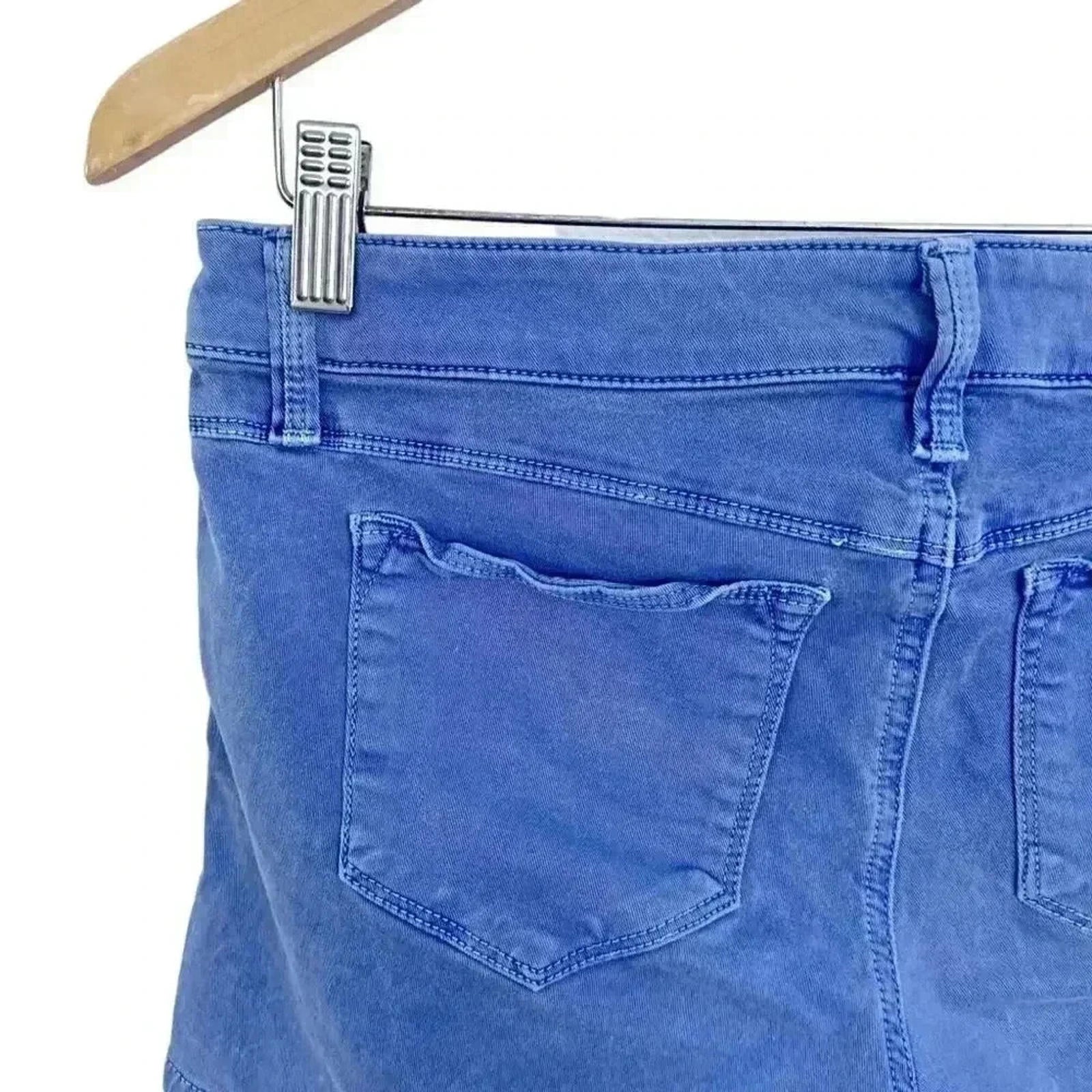 Saks 5th Avenue Gray Baby Short in Blue Low Rise Denim Shorts Women's Size 28