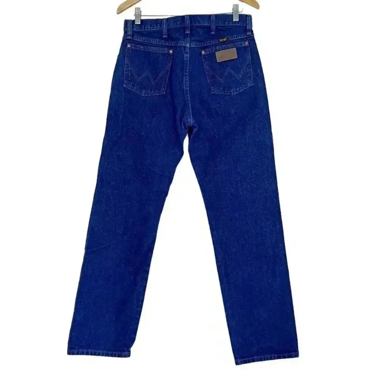 Wrangler Medium Wash Straight Leg Mom Jeans High Rise Women's Size 32 x 32