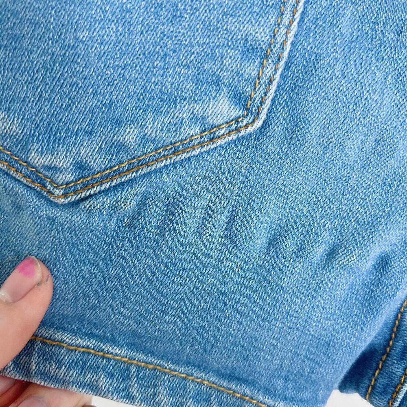 Urban Outfitters BDG Super High Rise Seam Short Medium Wash Denim Shorts Size 27