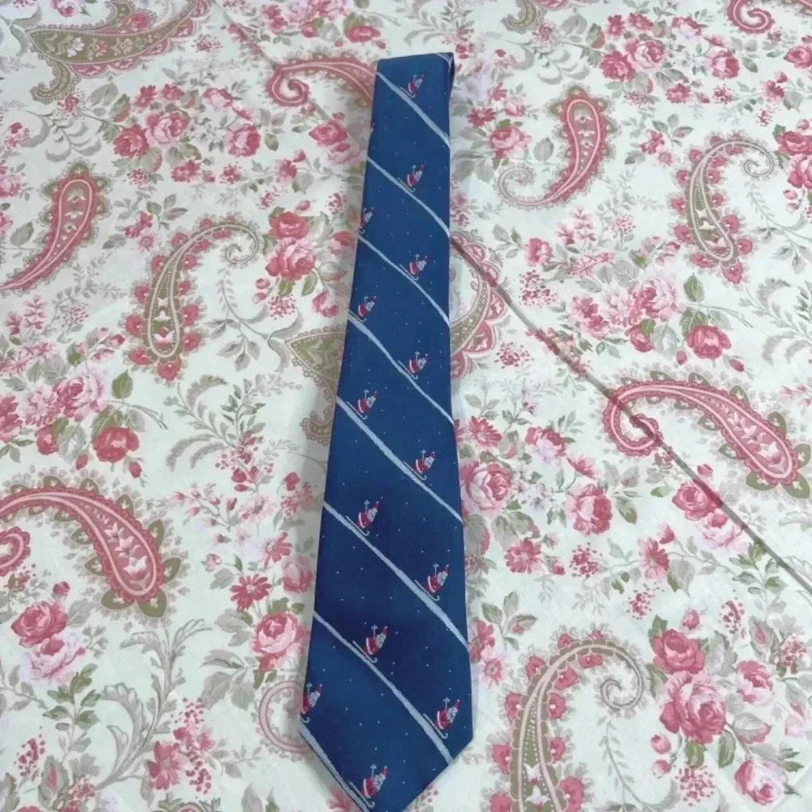 Vintage Santa Skiing Tie Christmas Holiday Suit Formal Wide Tie