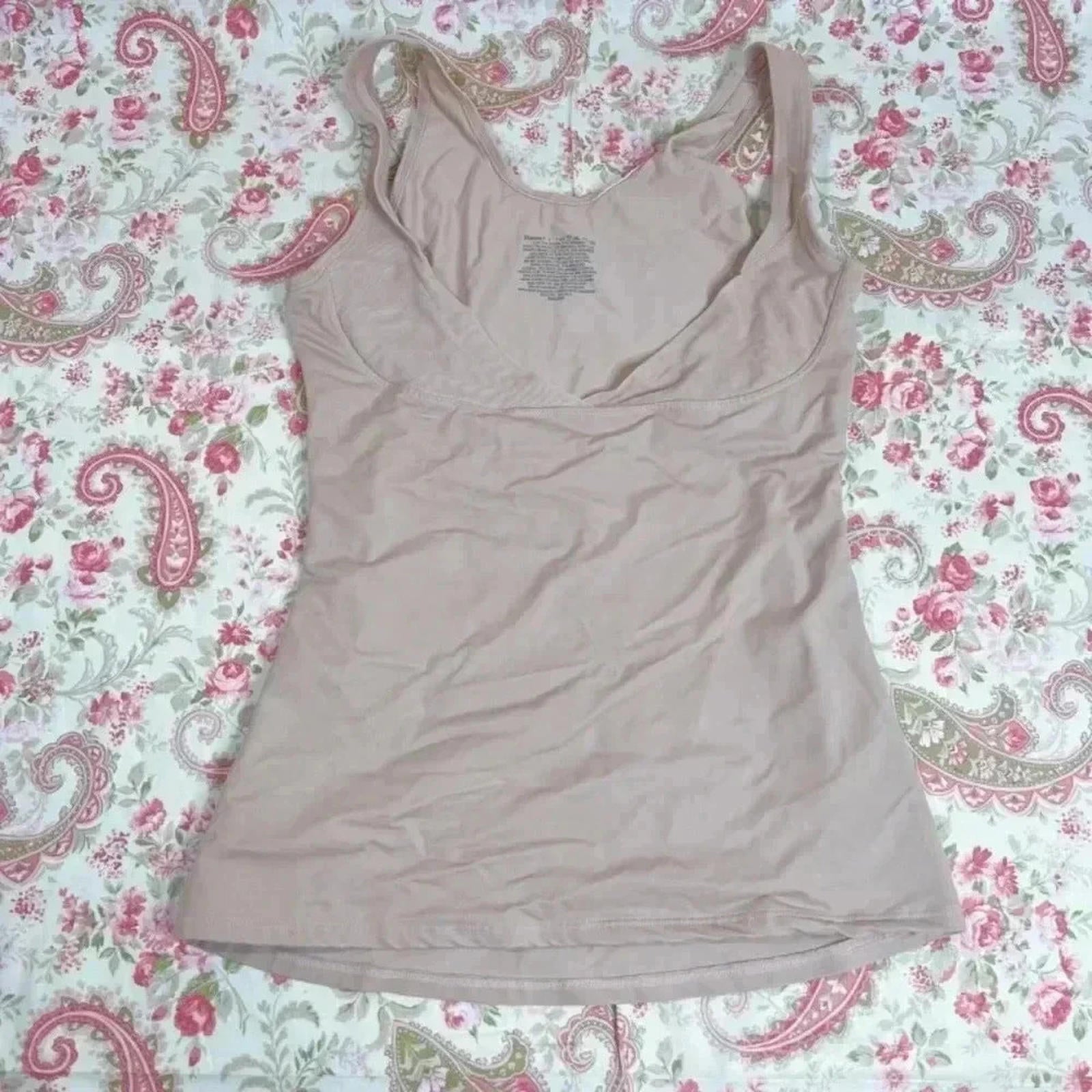 Hanes Nude Shapewear Upper Body Tan Cream Undergarments