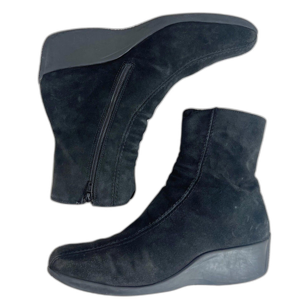 La Canadienne Elizabeth Boot $475 MSRP Black Suede Wedge Booties Size 12