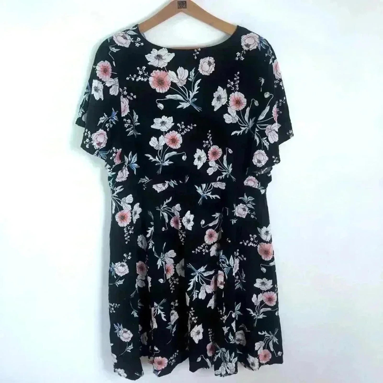 Torrid Black Pink Flowers Faux Wrap Dress Women's Size 3X Floral