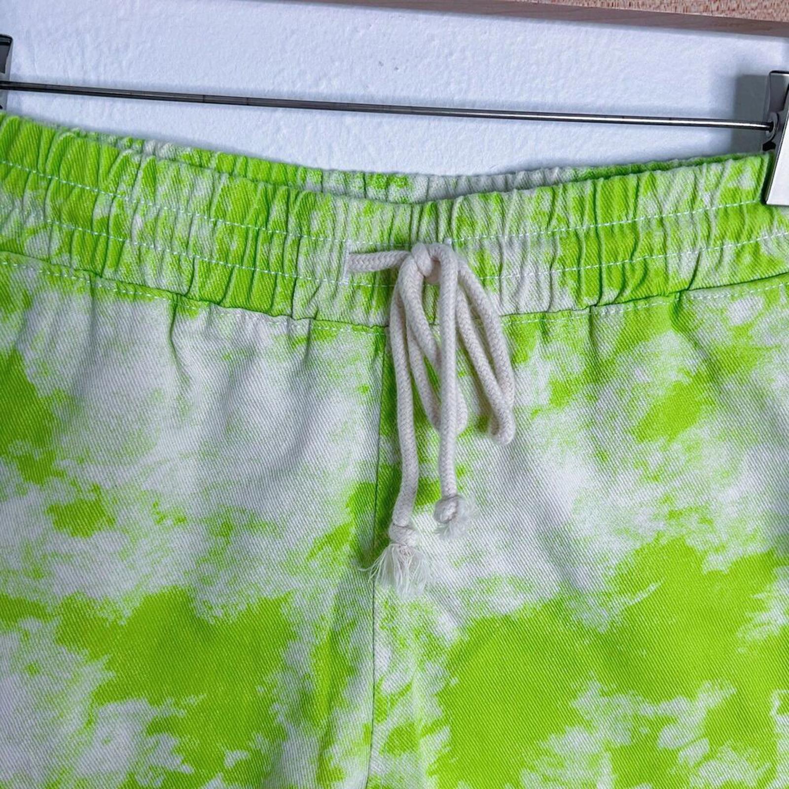 NWT Nordstrom Abound Green Tie Dye Shorts Drawstring Waist Size M