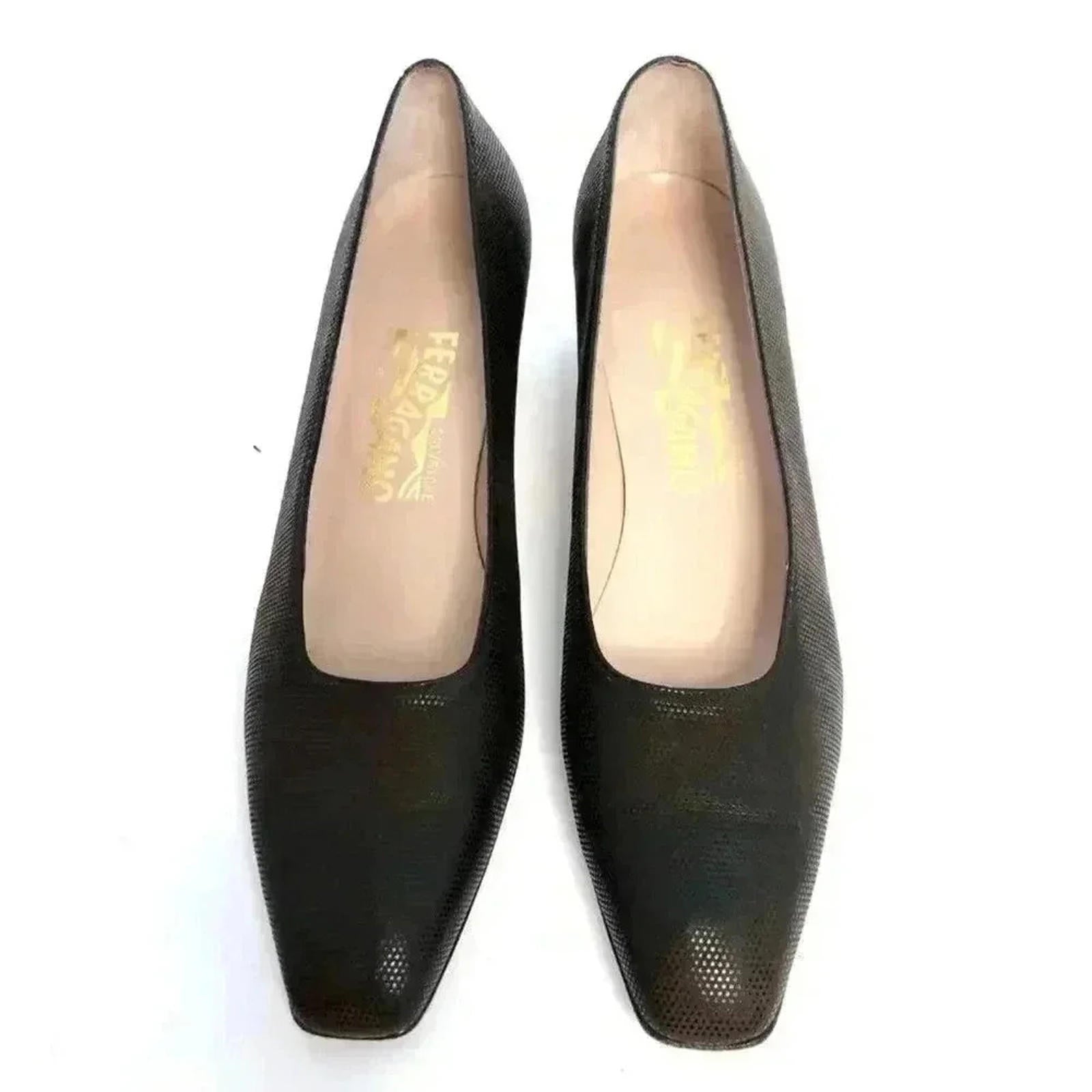 Salvatore Ferragamo Vintage Green Suede Dotted Heels Leather Pumps Size 8.5 AAAA