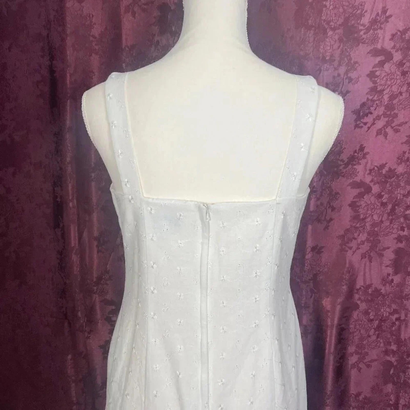 Dress Barn White Linen Dress Eyelet Floral Embroidery With Cardigan Size 6