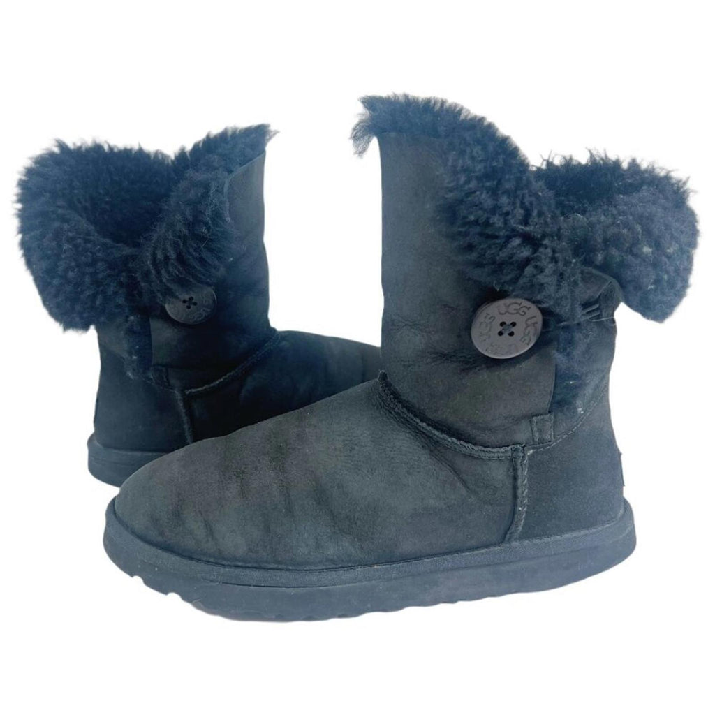 UGG Australia Women's Bailey Button II Black Sheepskin Boot Bootie Size 7