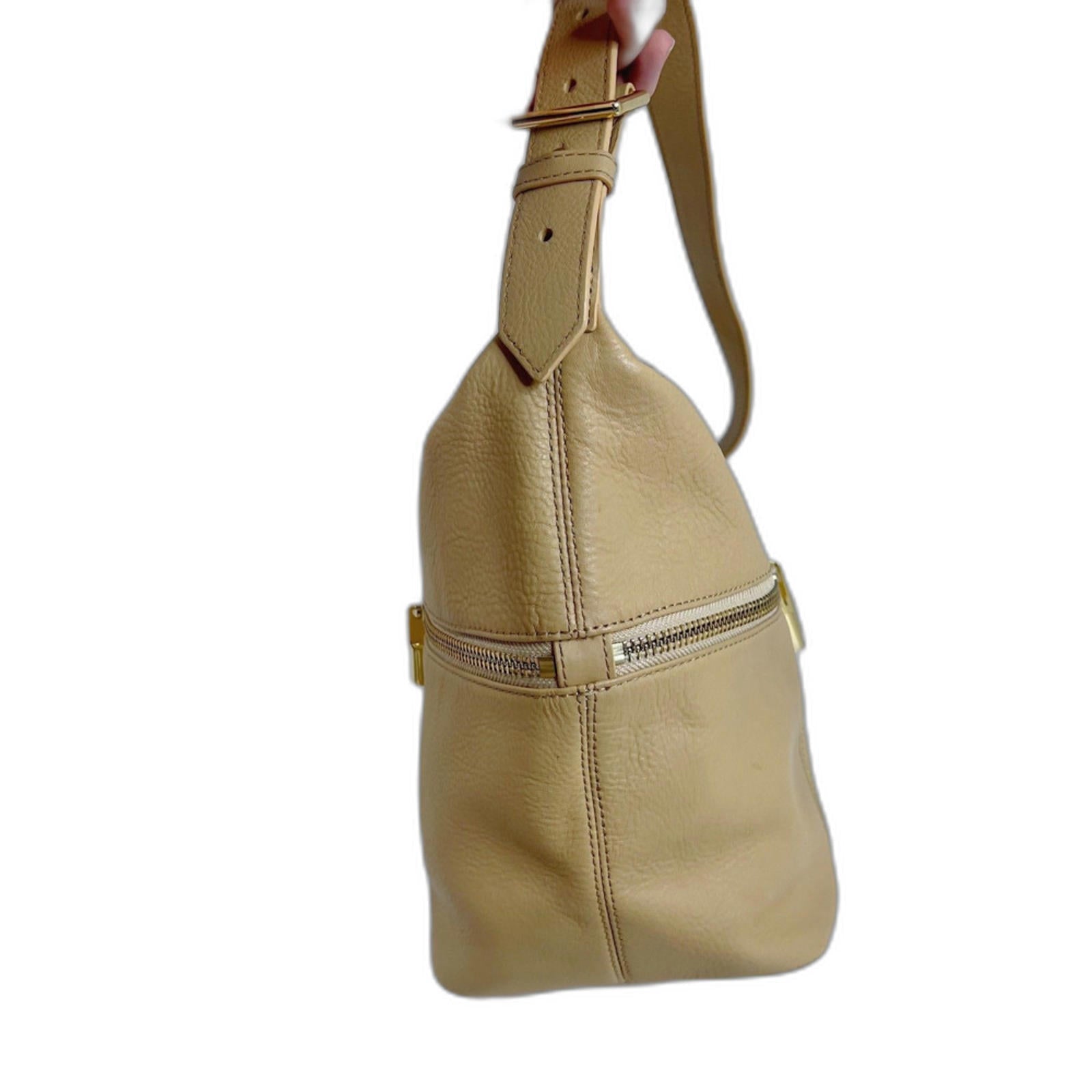 Elizabeth and James Tan Leather Hobo Bag Shoulder Bag Purse Quiet Luxury
