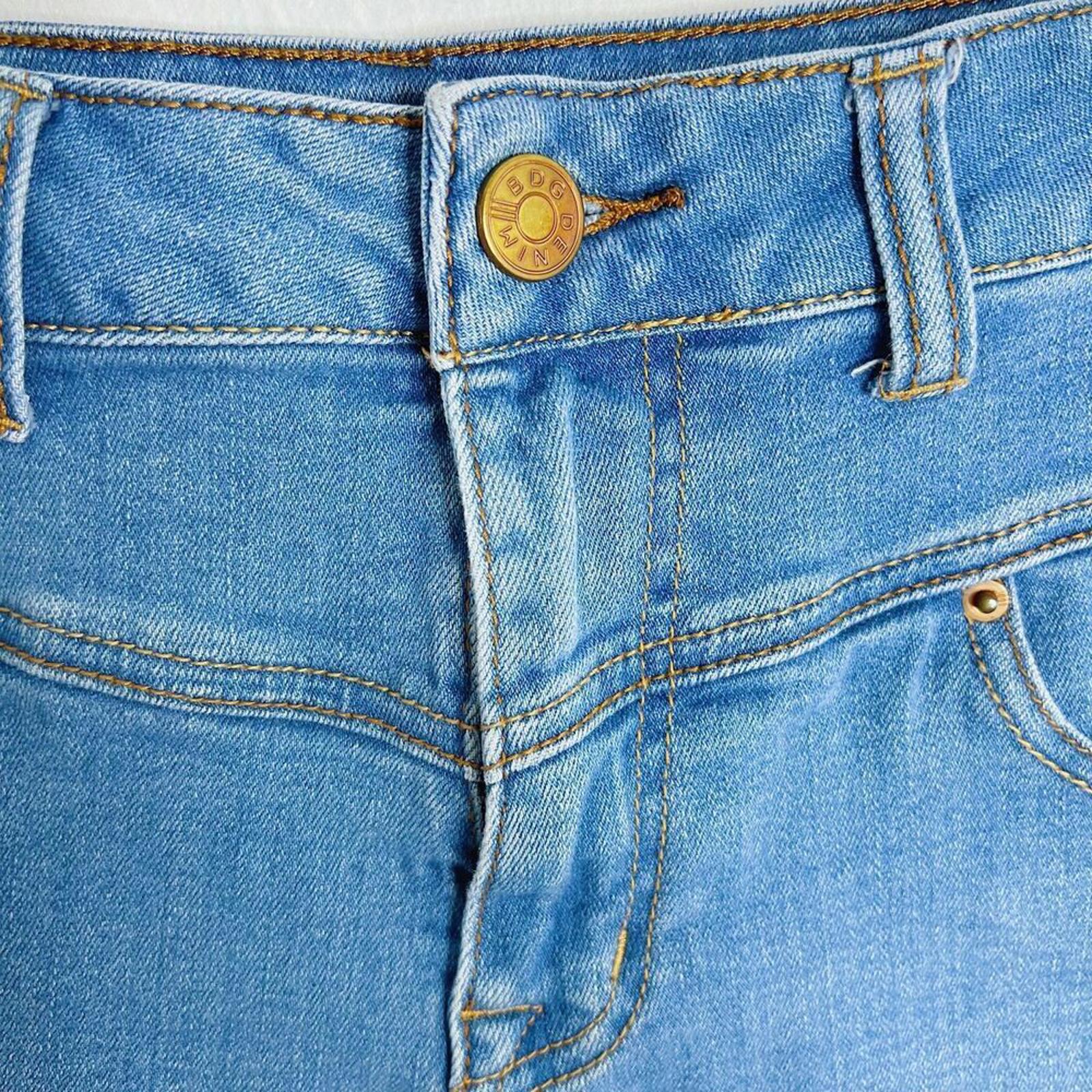 Urban Outfitters BDG Super High Rise Seam Short Medium Wash Denim Shorts Size 27
