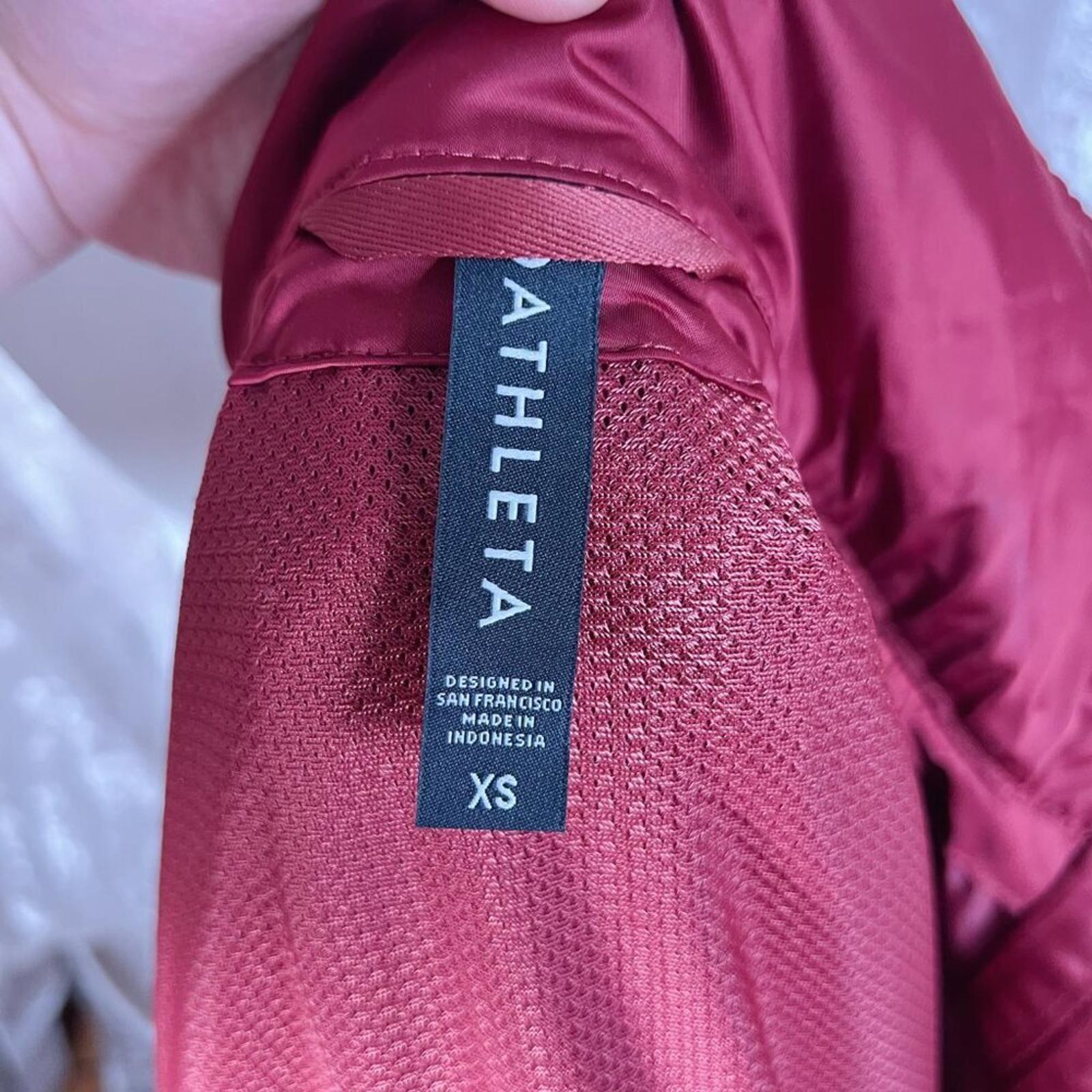 Athleta Escape Jacket in Canyon Red Rain Coat Windbreaker Running Jacket Size XS
