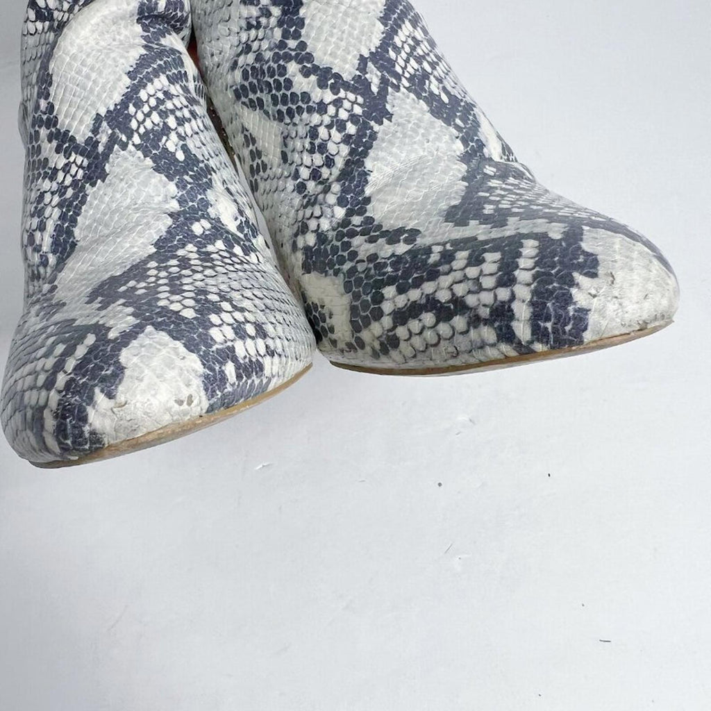 Steve Madden Rockstar White and Grey Snakeprint Snakeskin Studded Booties Size 9