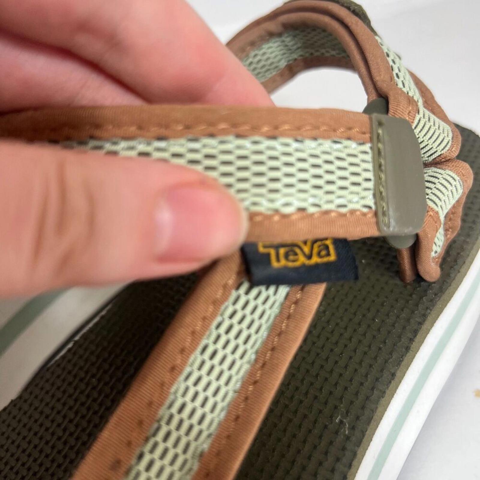 Teva Women's Flatform Universal Mesh Sandals Green Platform Sandals Size 10
