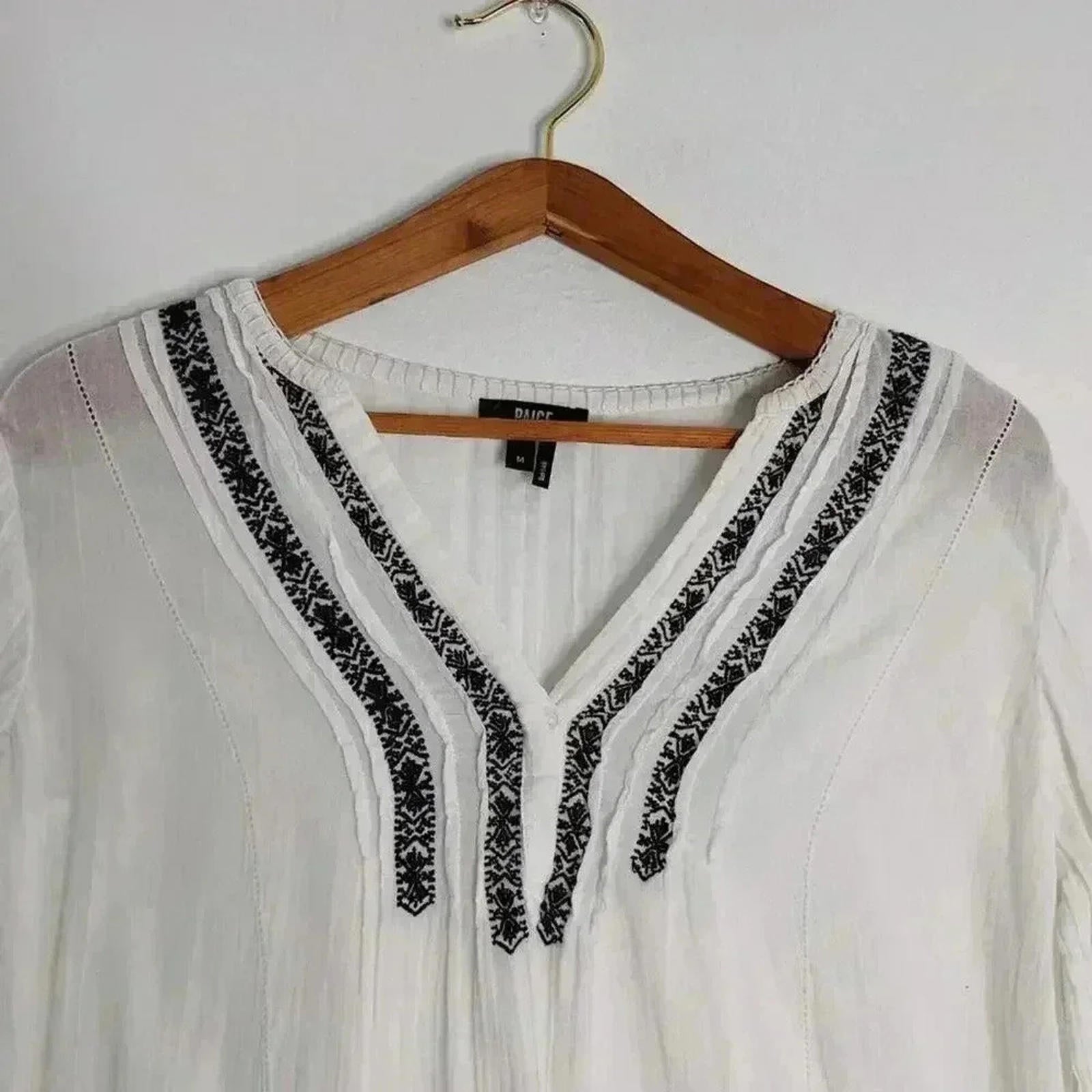 Paige White Blue Embroidered Peasant Blouse Western Country Women's Size M