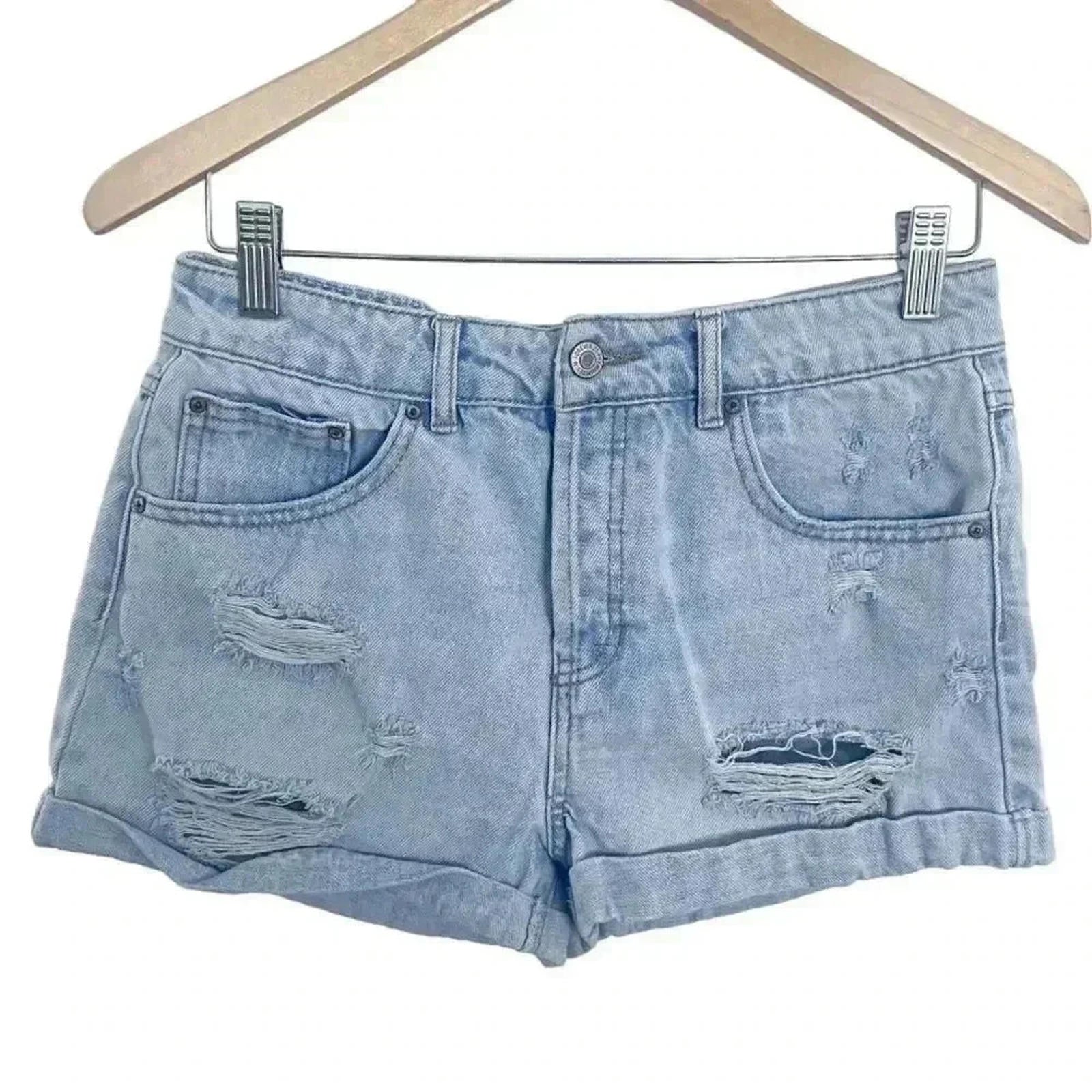 Forever 21 Distressed Light Wash Jean Shorts Rolled Hem Mid Rise Size 27