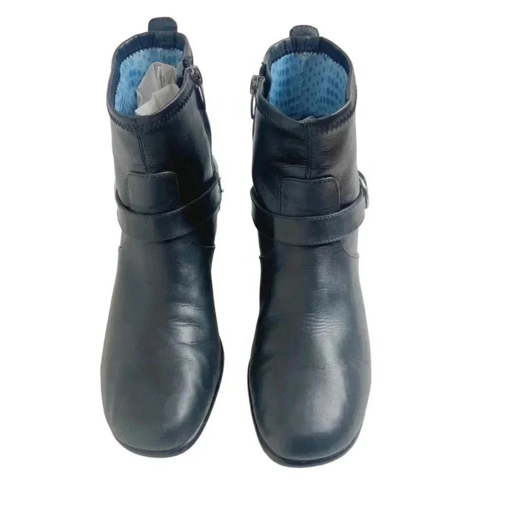Aravon Black Leather Booties Silver Buckle Women's Size 5.5