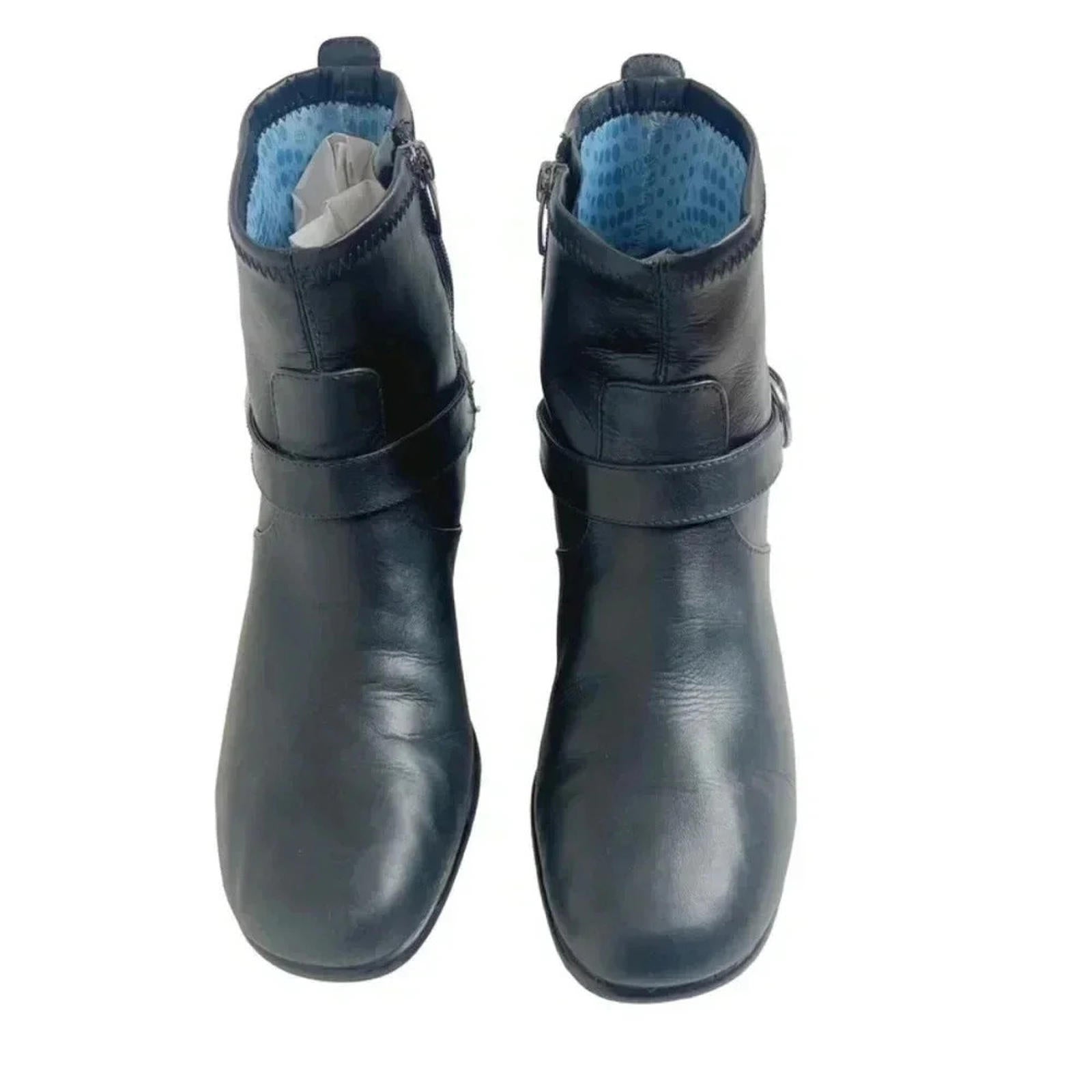 Aravon Black Leather Booties Silver Buckle Women's Size 5.5