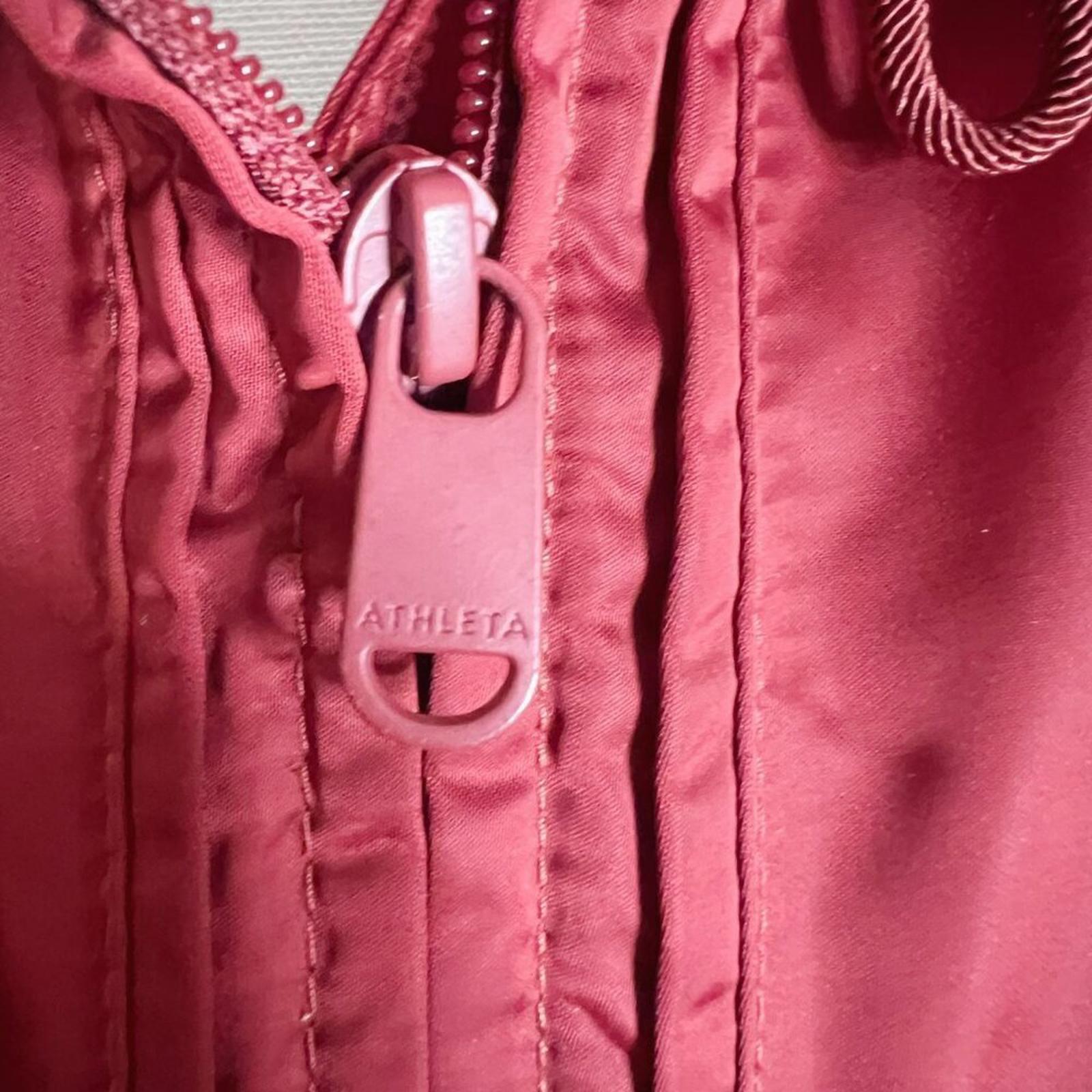 Athleta Escape Jacket in Canyon Red Rain Coat Windbreaker Running Jacket Size XS