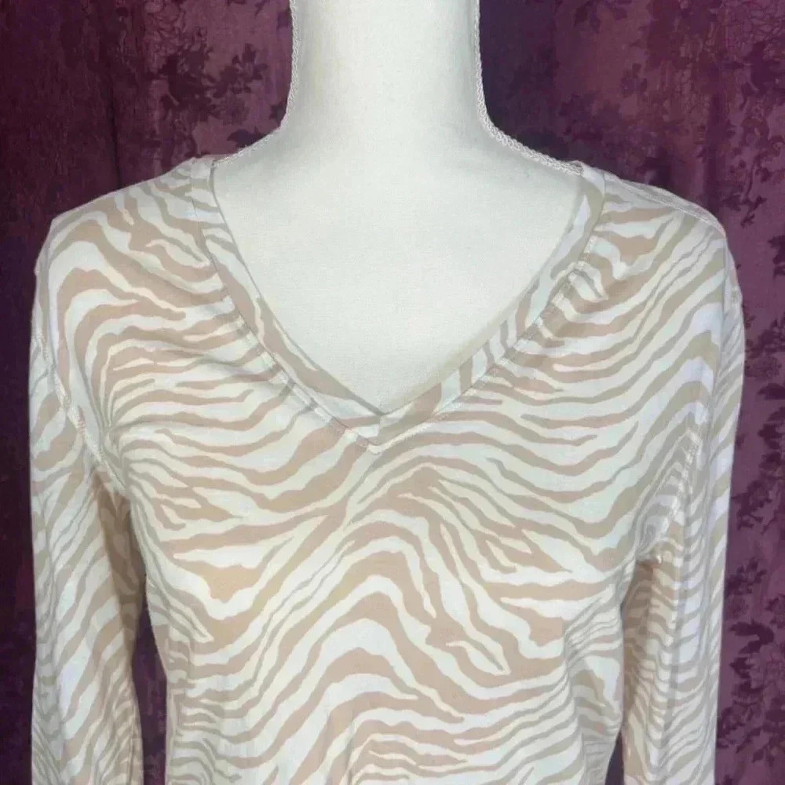 Rails Beige Zebra Print Long Sleeve Shirt V Neck Women's Size S Animal Print