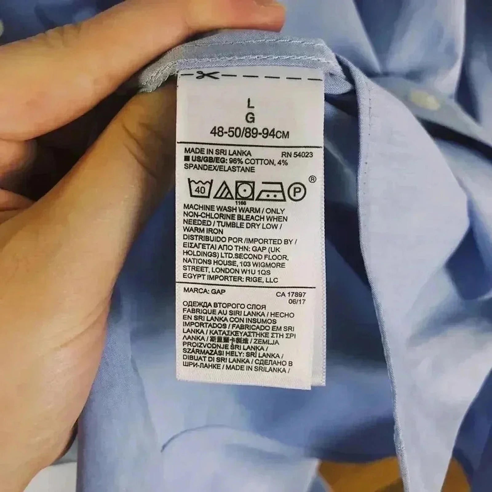 NWT GAP Men's Light Blue Long Sleeved Button Down Business Casual Office Size L