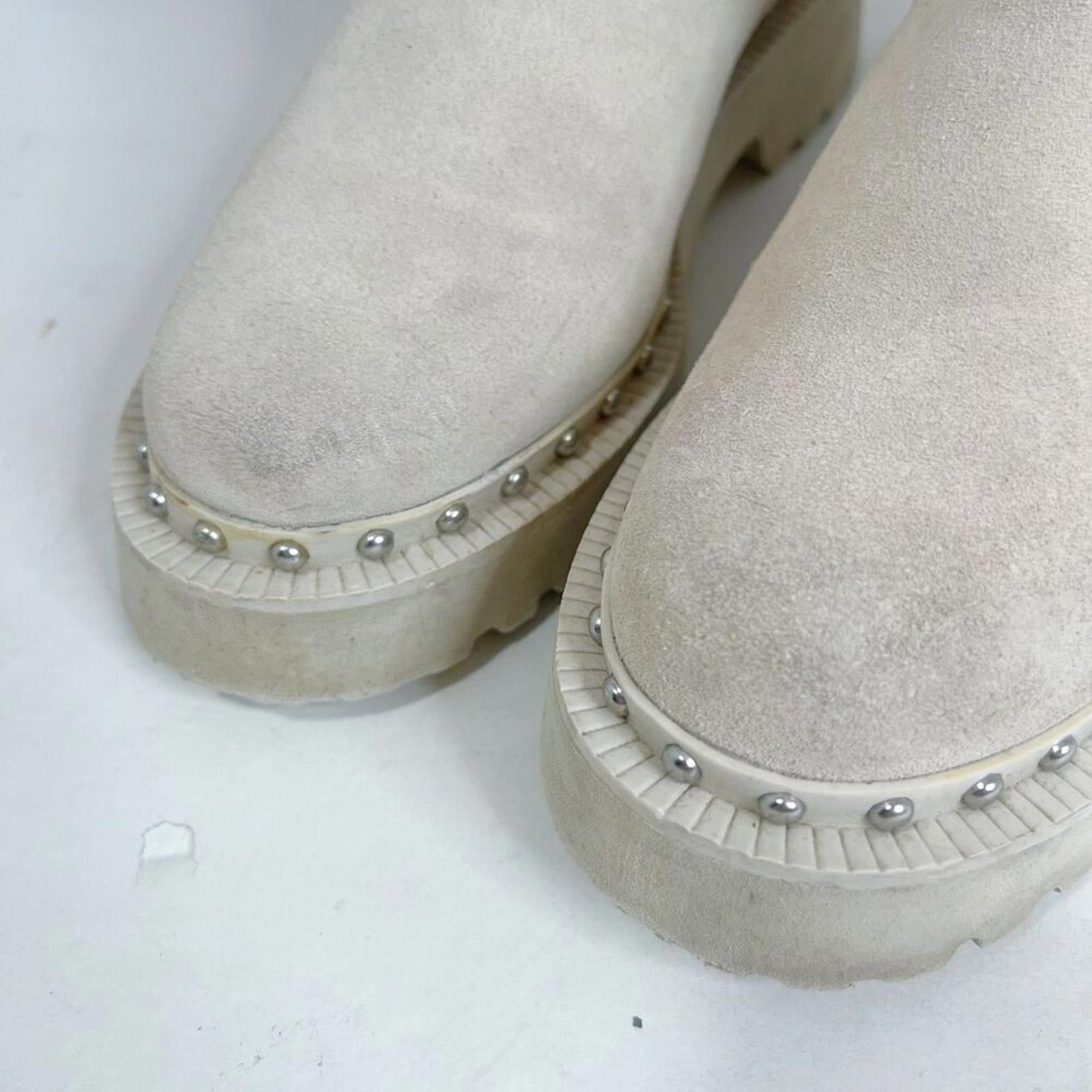 Vince Camuto Meenday Women's Chelsea Boot Lug Sole Cream Suede Size 9