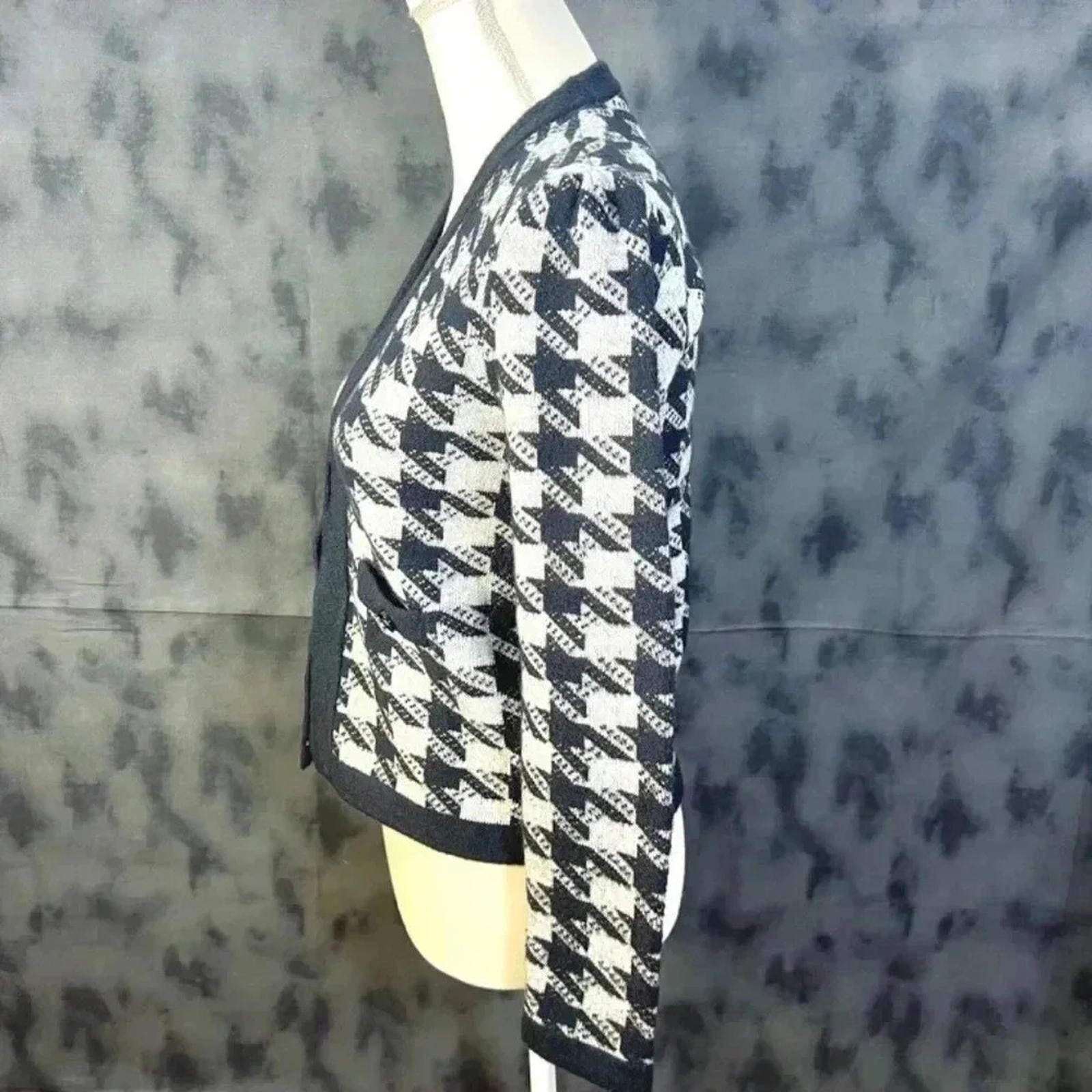 Ann Taylor Petite Houndstooth Black and White Cardigan Size XSP