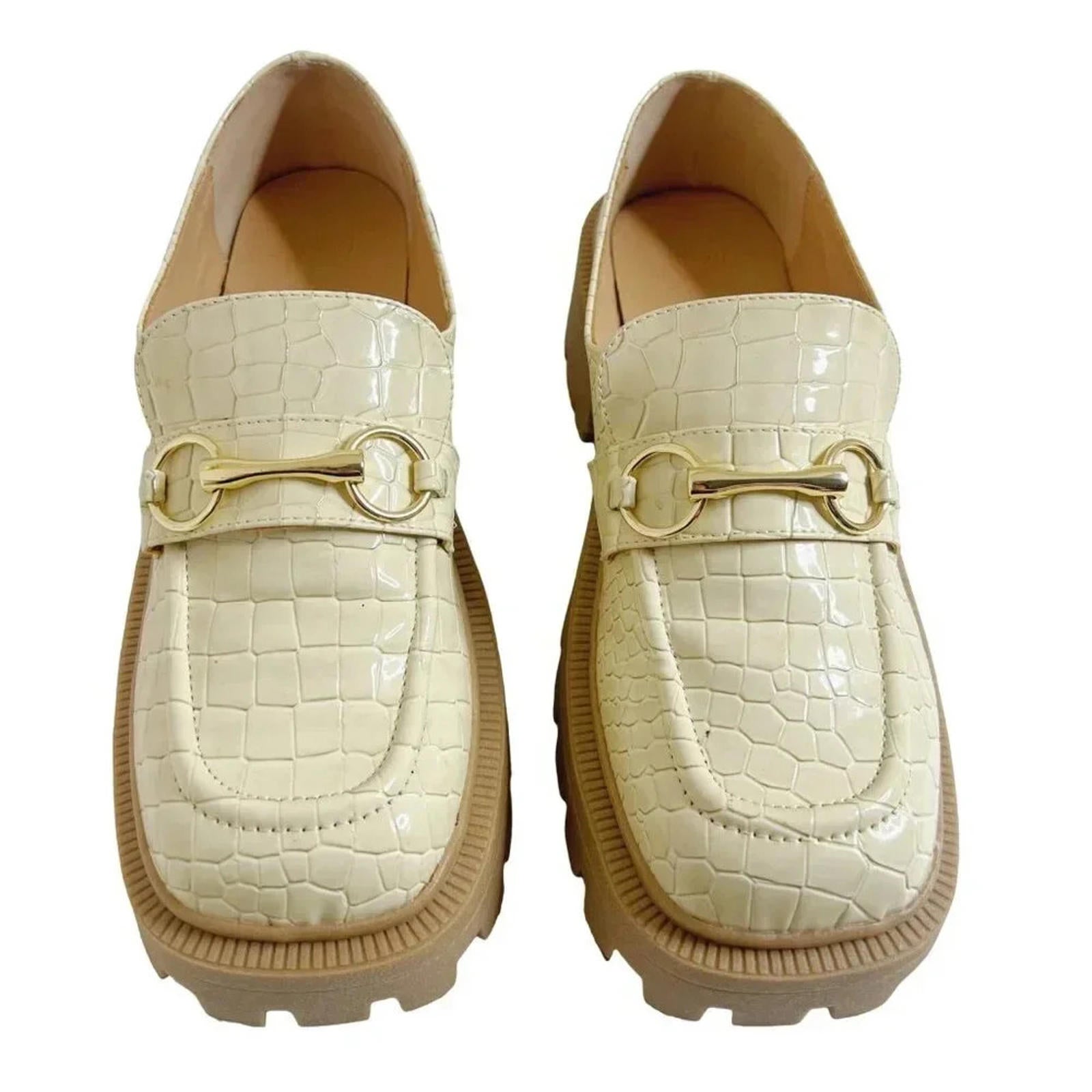 UO Faux Crocodile Leather Cream Loafers Women's Size 10