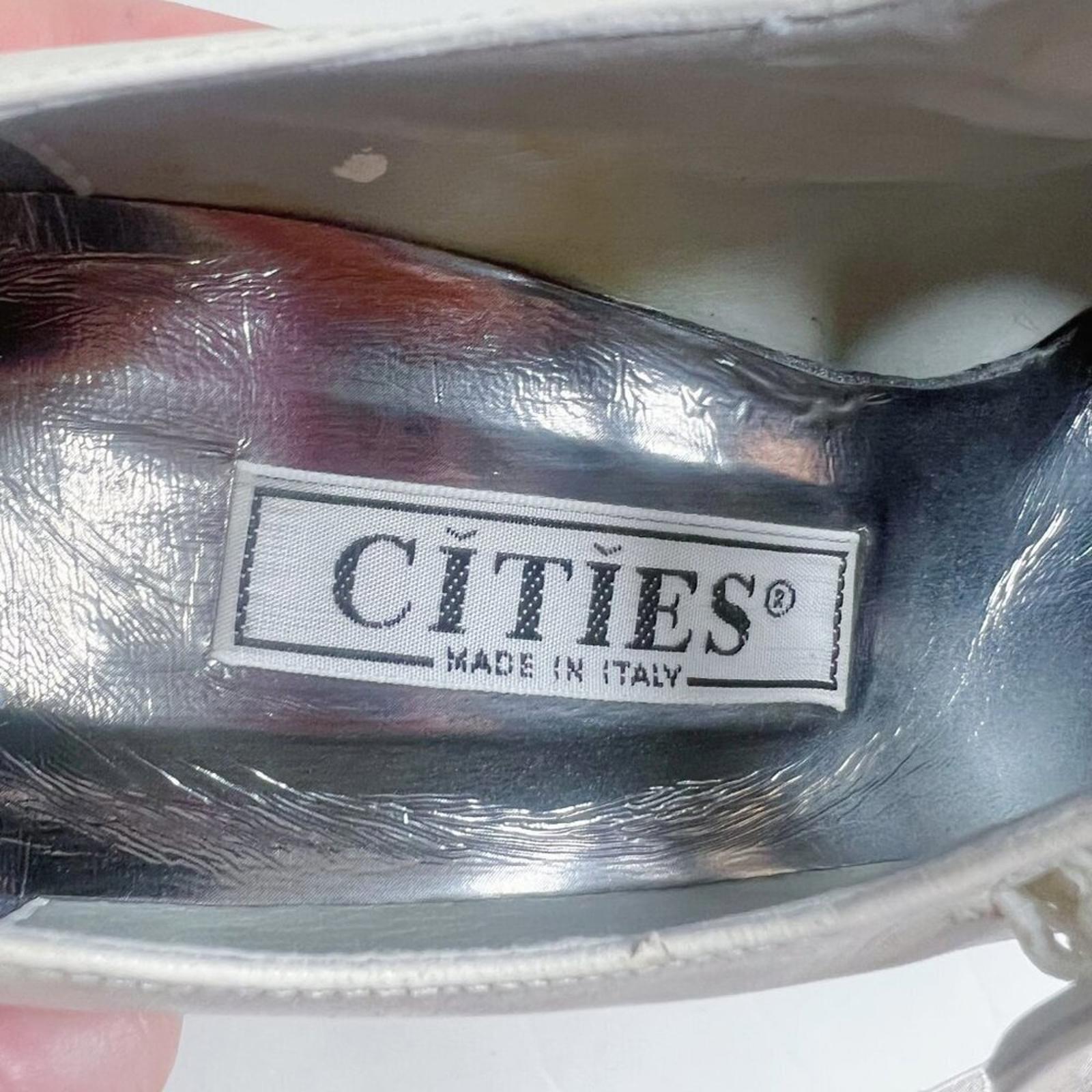Vintage Cities White Leather Mary Jane Pumps Heels Women's Size 6.5
