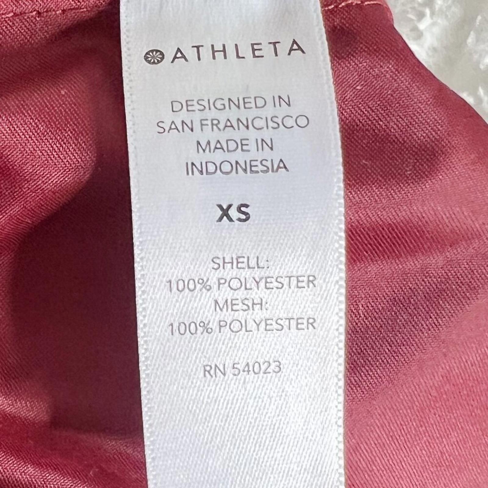 Athleta Escape Jacket in Canyon Red Rain Coat Windbreaker Running Jacket Size XS