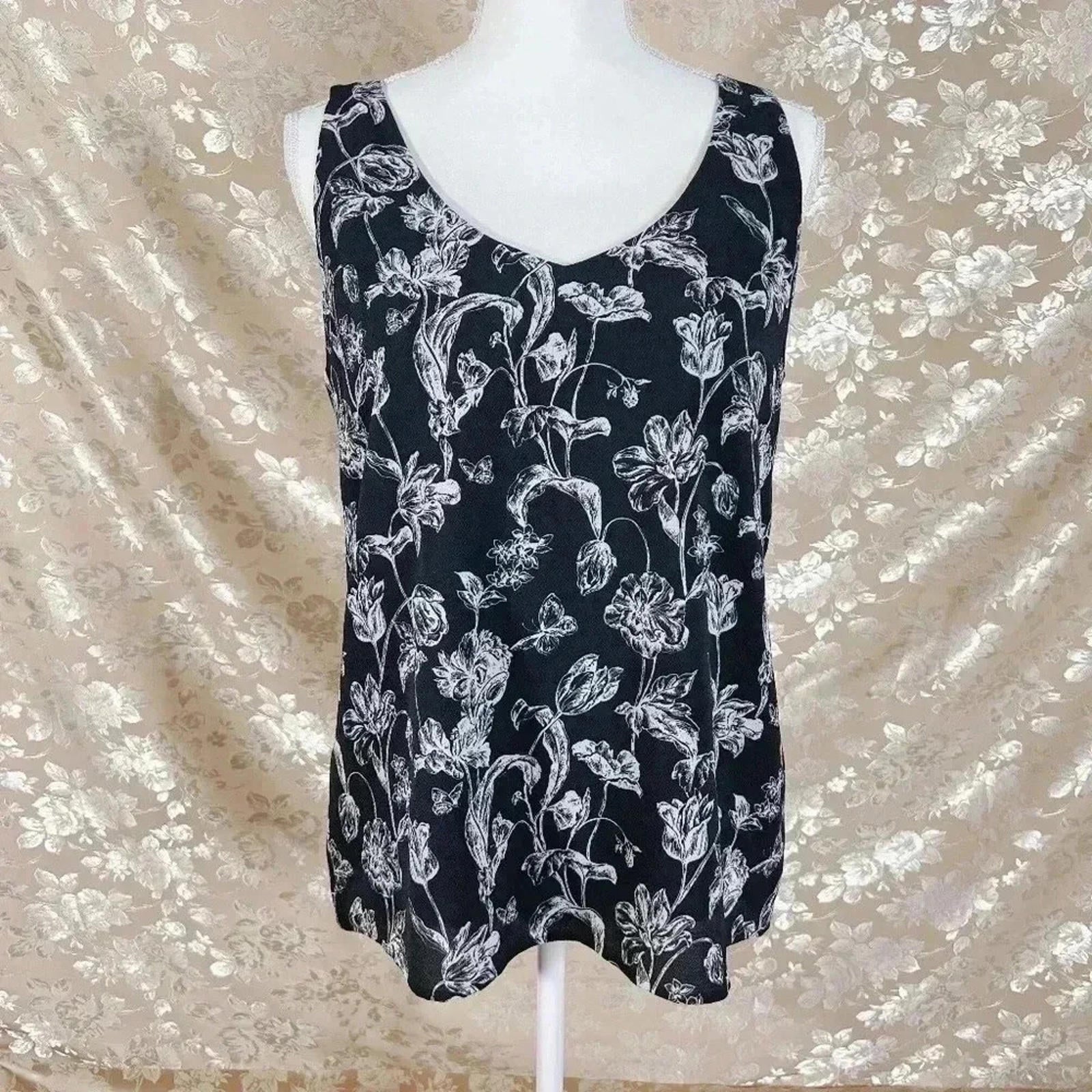 Halogen Black and White Floral Blouse Tank Top Business Casual Office Size S