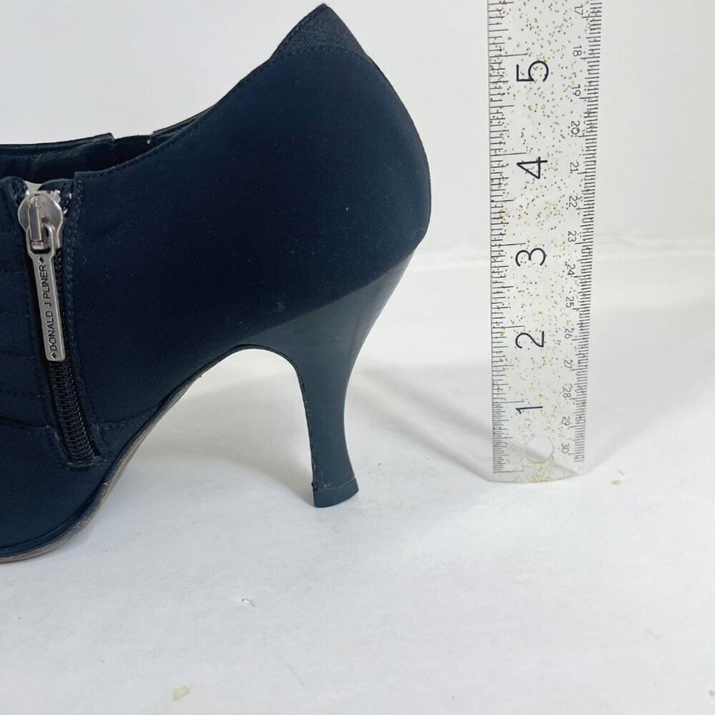 Donald J. Pliner Monica Ankle Boots Black Leather Quilted Heeled Boots Size 8.5