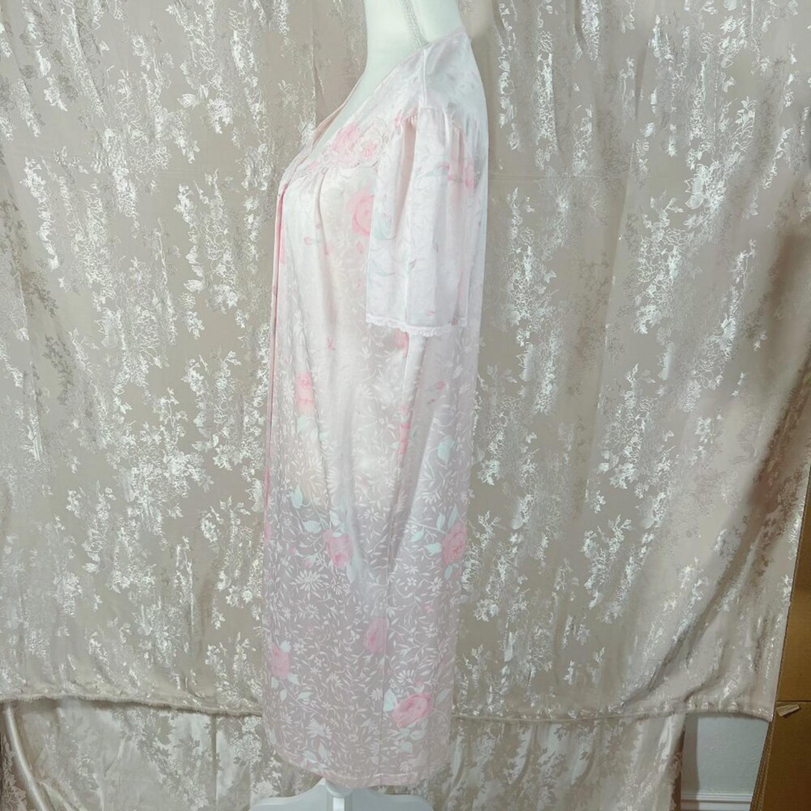 Vintage Vanity Fair Light Pink Floral Button Up Night Dress Coquette Size M