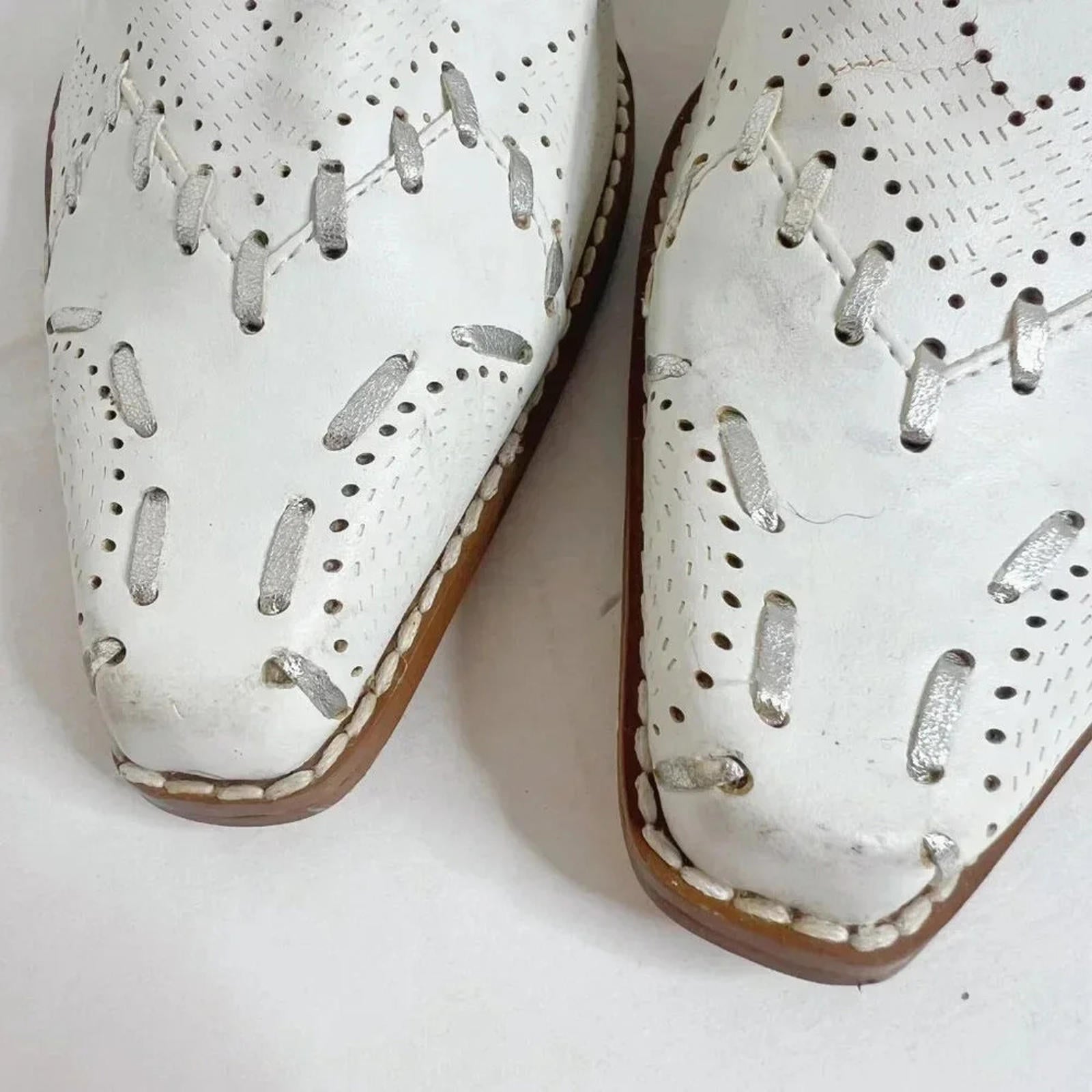 Wild Diva White Faux Leather Cowboy Bootie Silver Stitching Women's Size 6.5